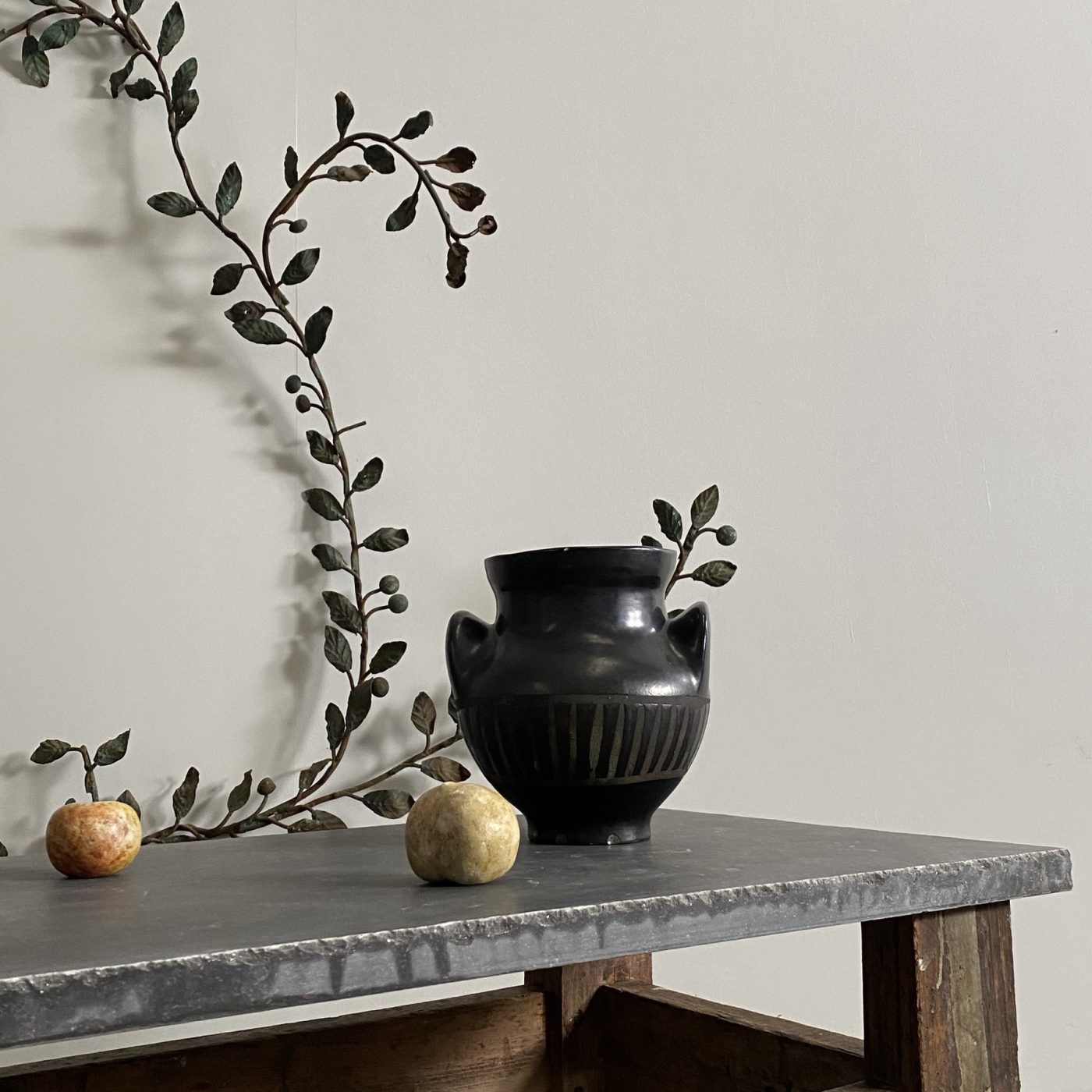 objet-vagabond-stone-table0005