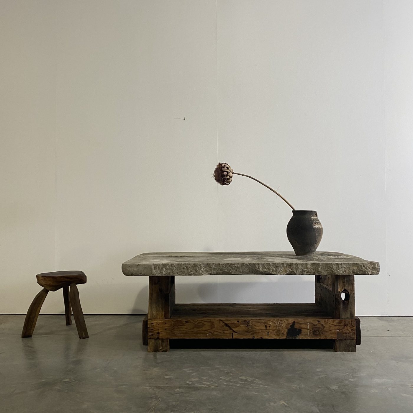 objet-vagabond-stone-table0006