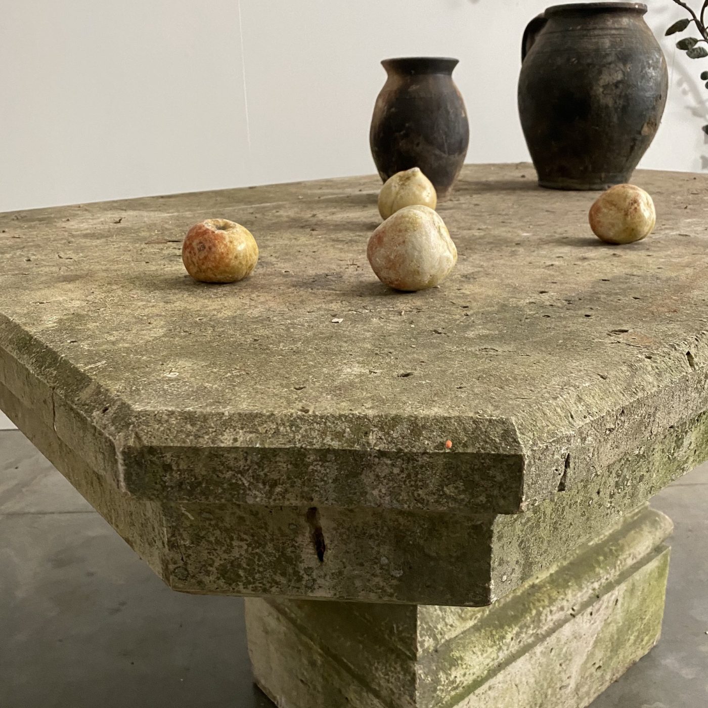 objet-vagabond-stone-table0008