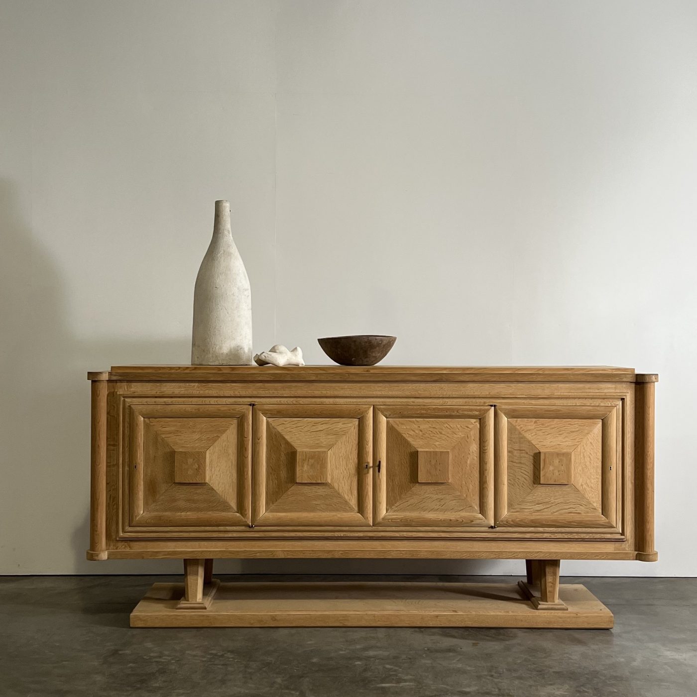 objet-vagabond-1940-sideboard0001