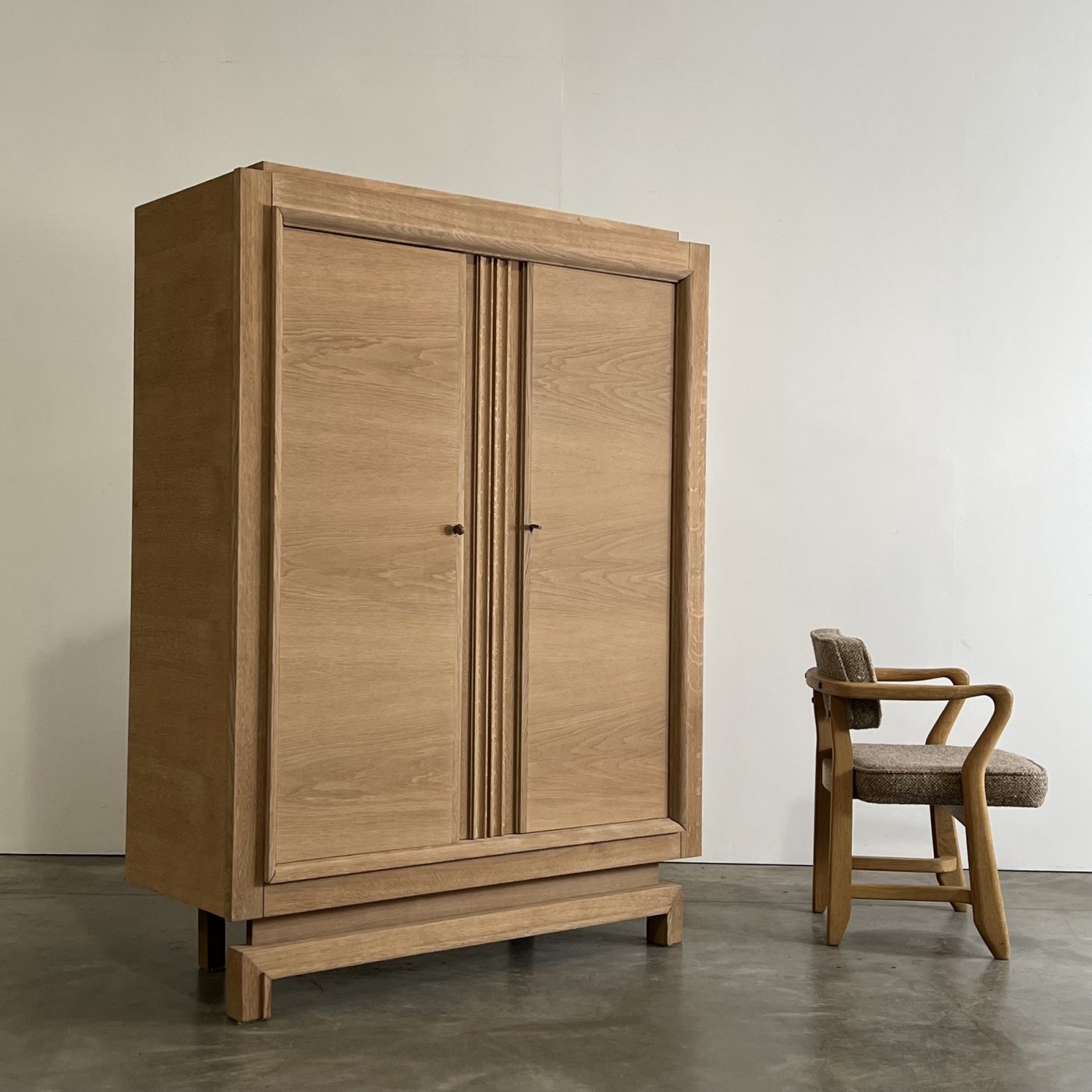 objet-vagabond-oak-cupboard0001