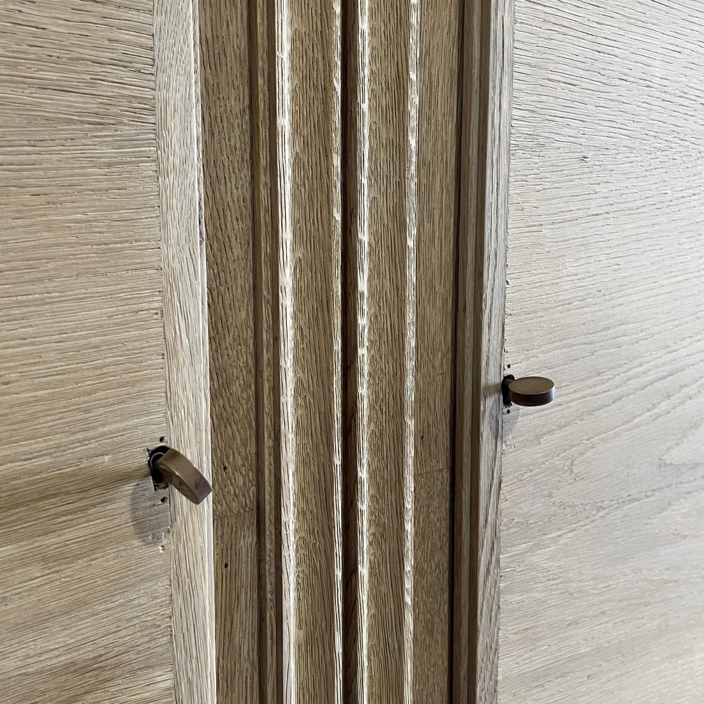 objet-vagabond-oak-cupboard0005