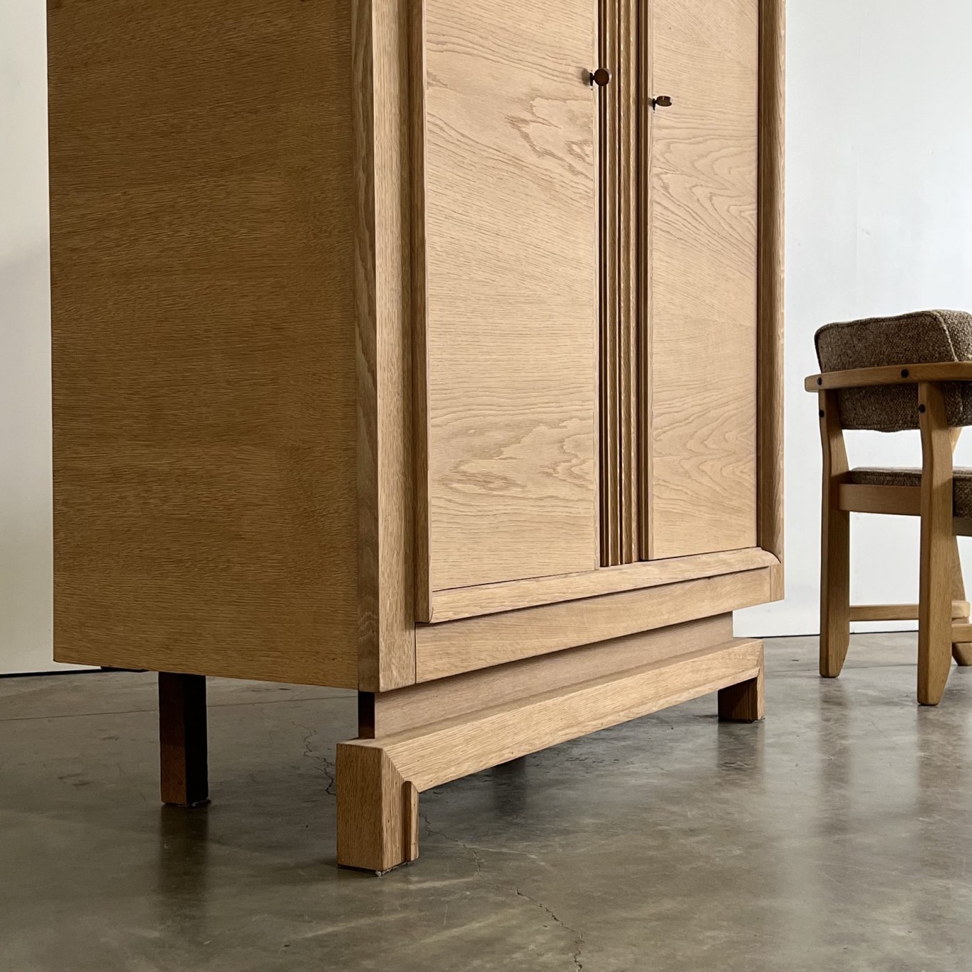 objet-vagabond-oak-cupboard0009