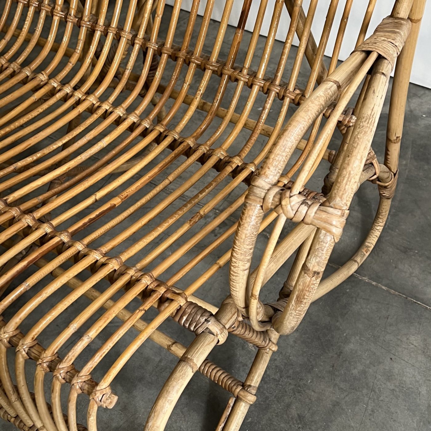 objet-vagabond-rattan-settee0006