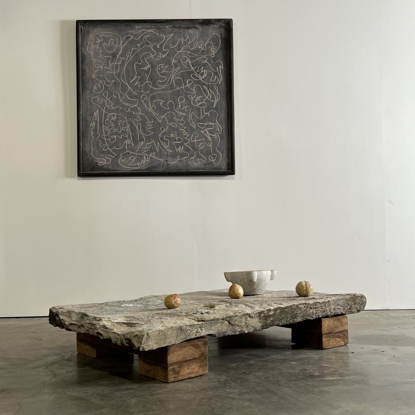 objet-vagabond-stone-table0000