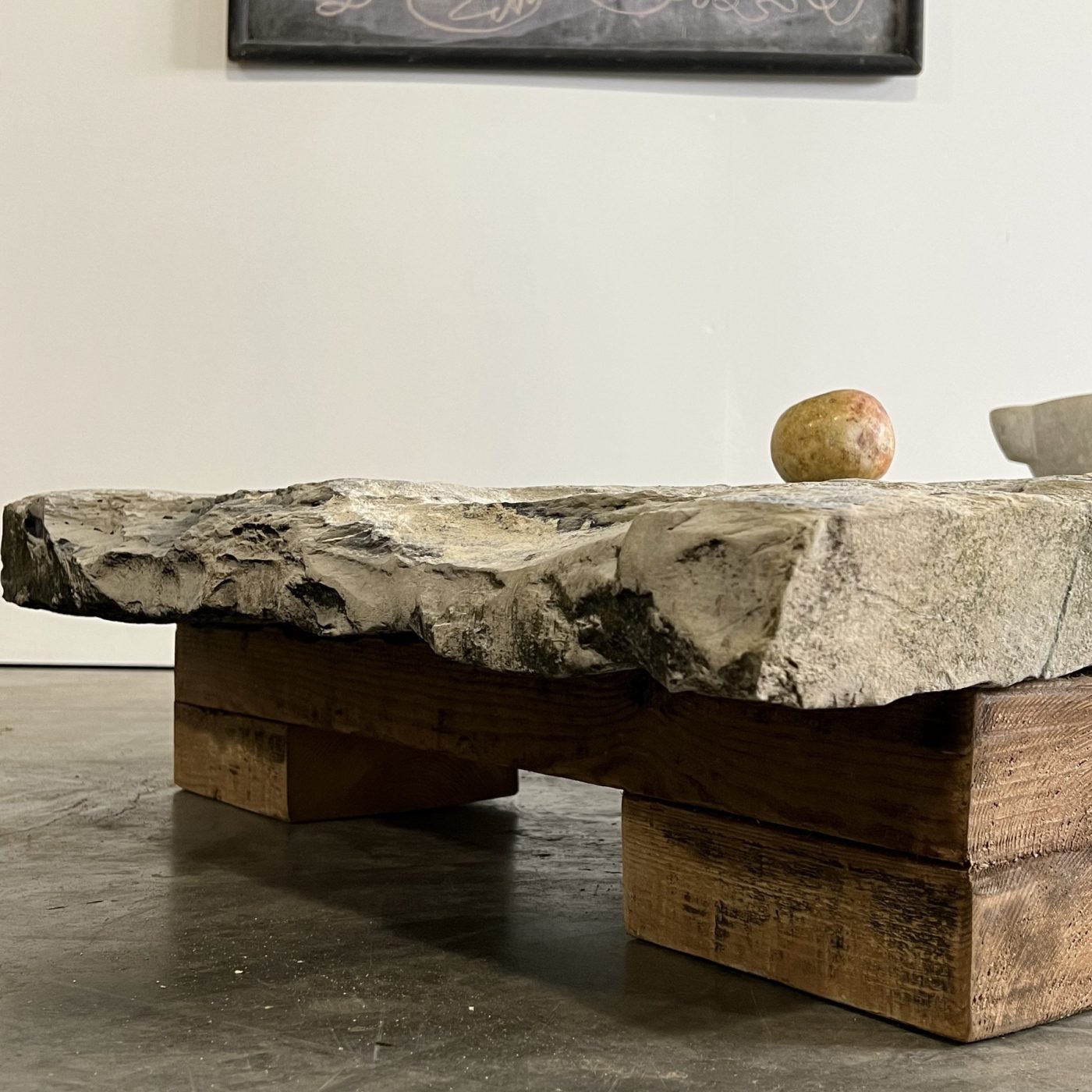 objet-vagabond-stone-table0002