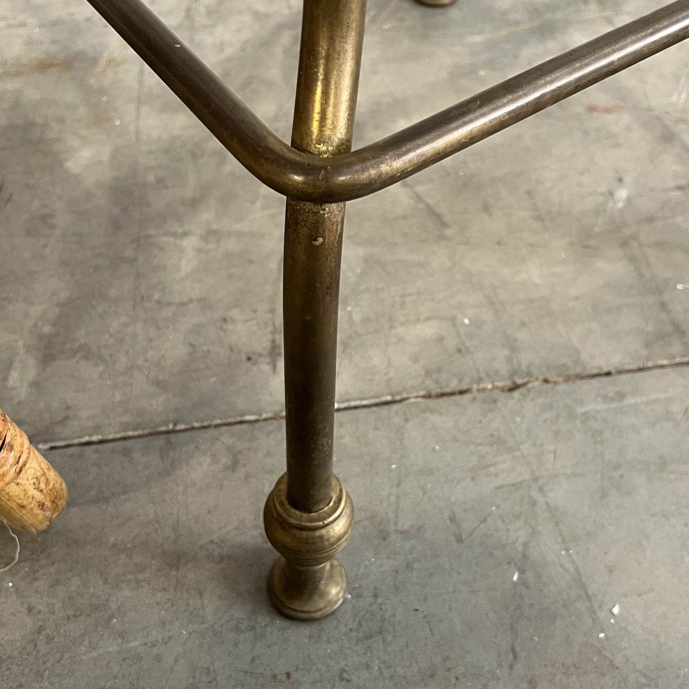 objet-vagabond-brass-table0004