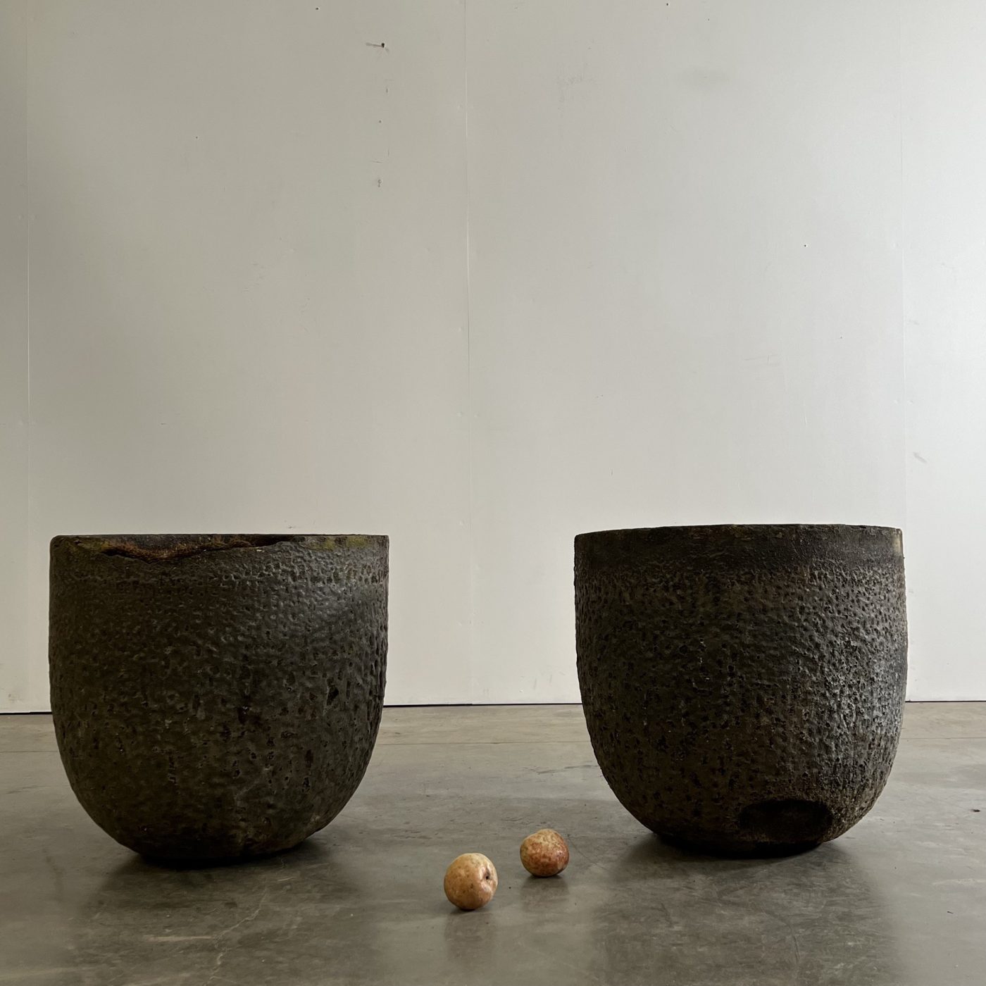 objet-vagabond-foundry-pots0000