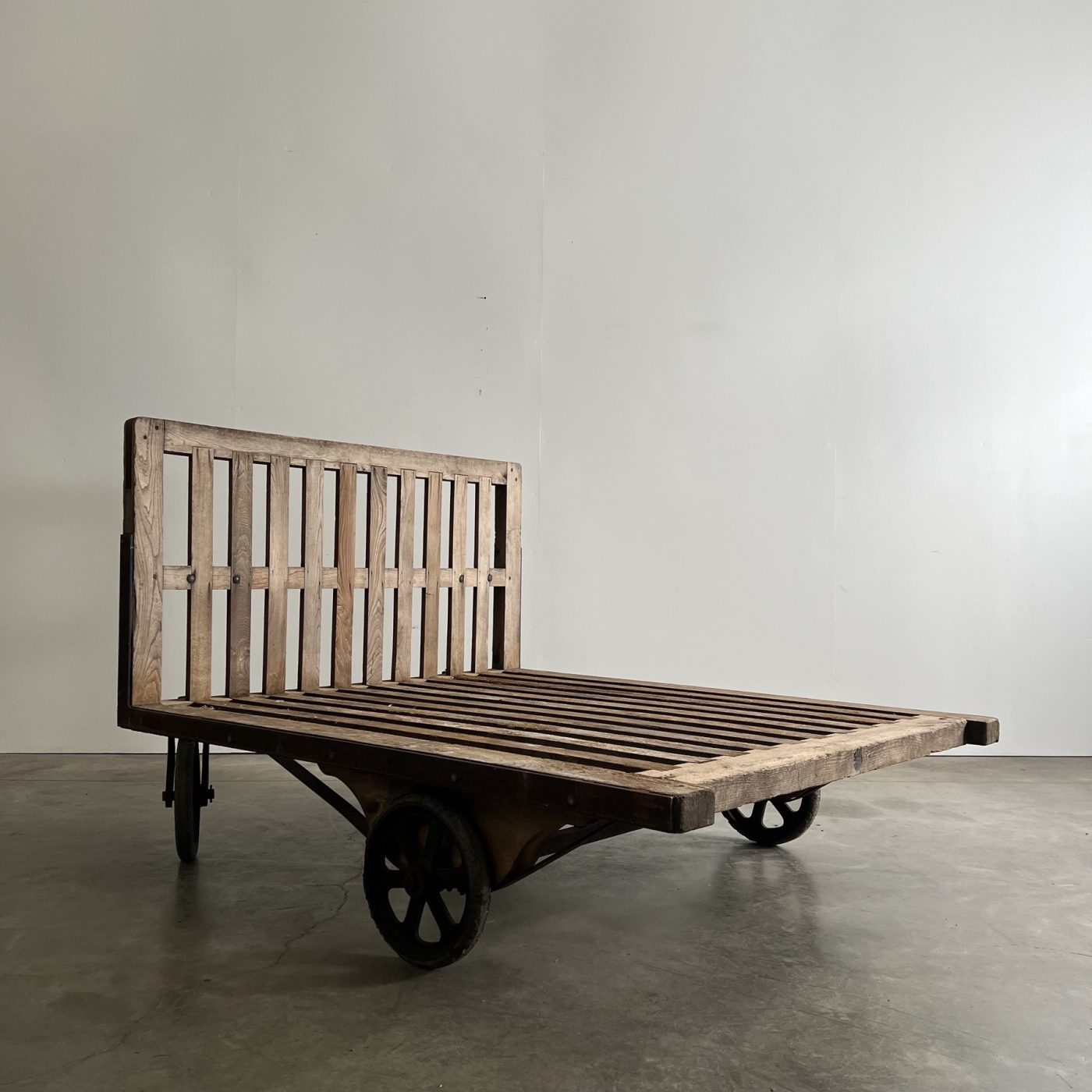 objet-vagabond-industrial-cart0001