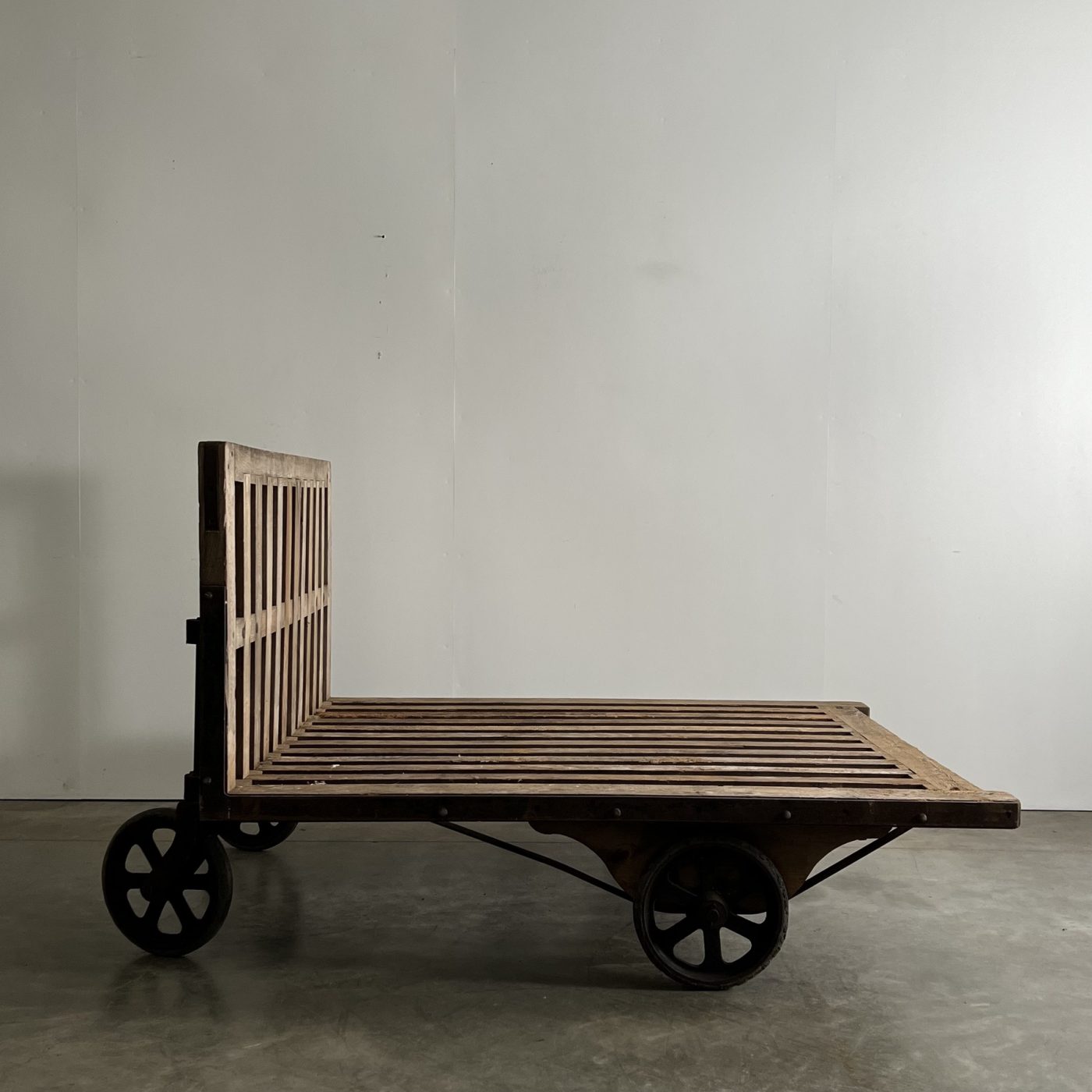 objet-vagabond-industrial-cart0003