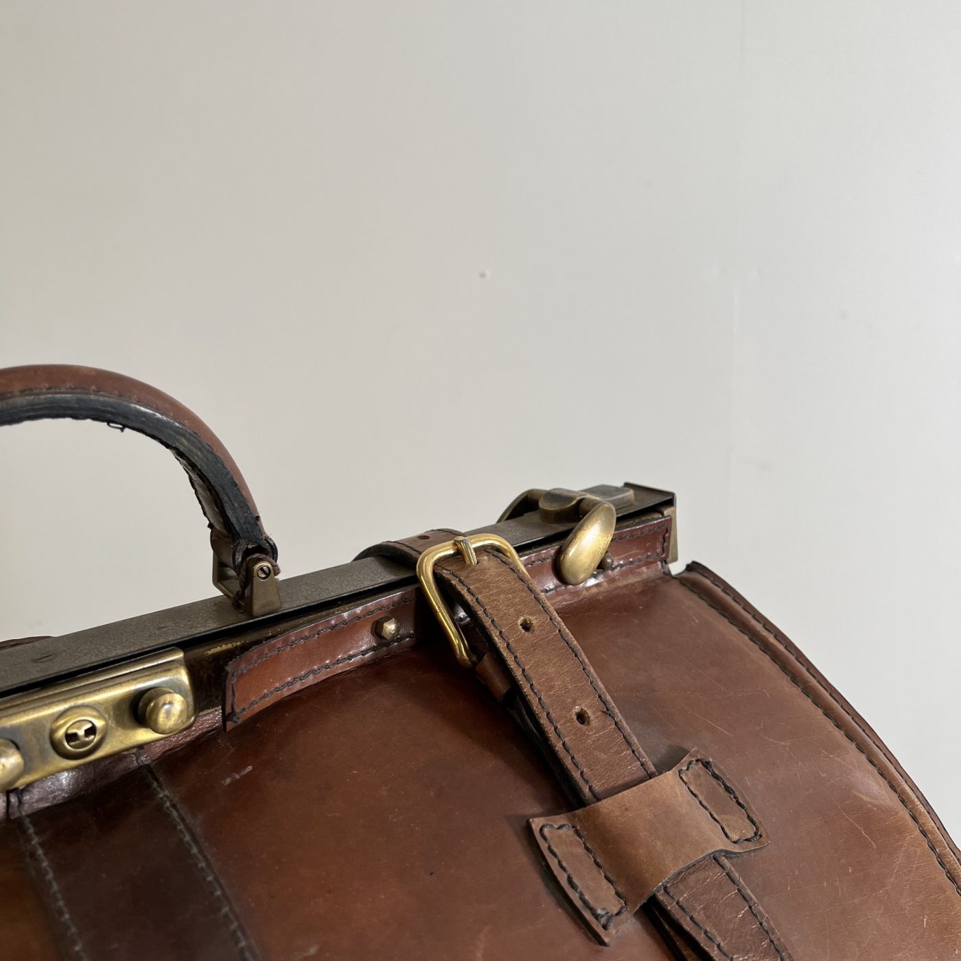 objet-vagabond-leather-bag0009