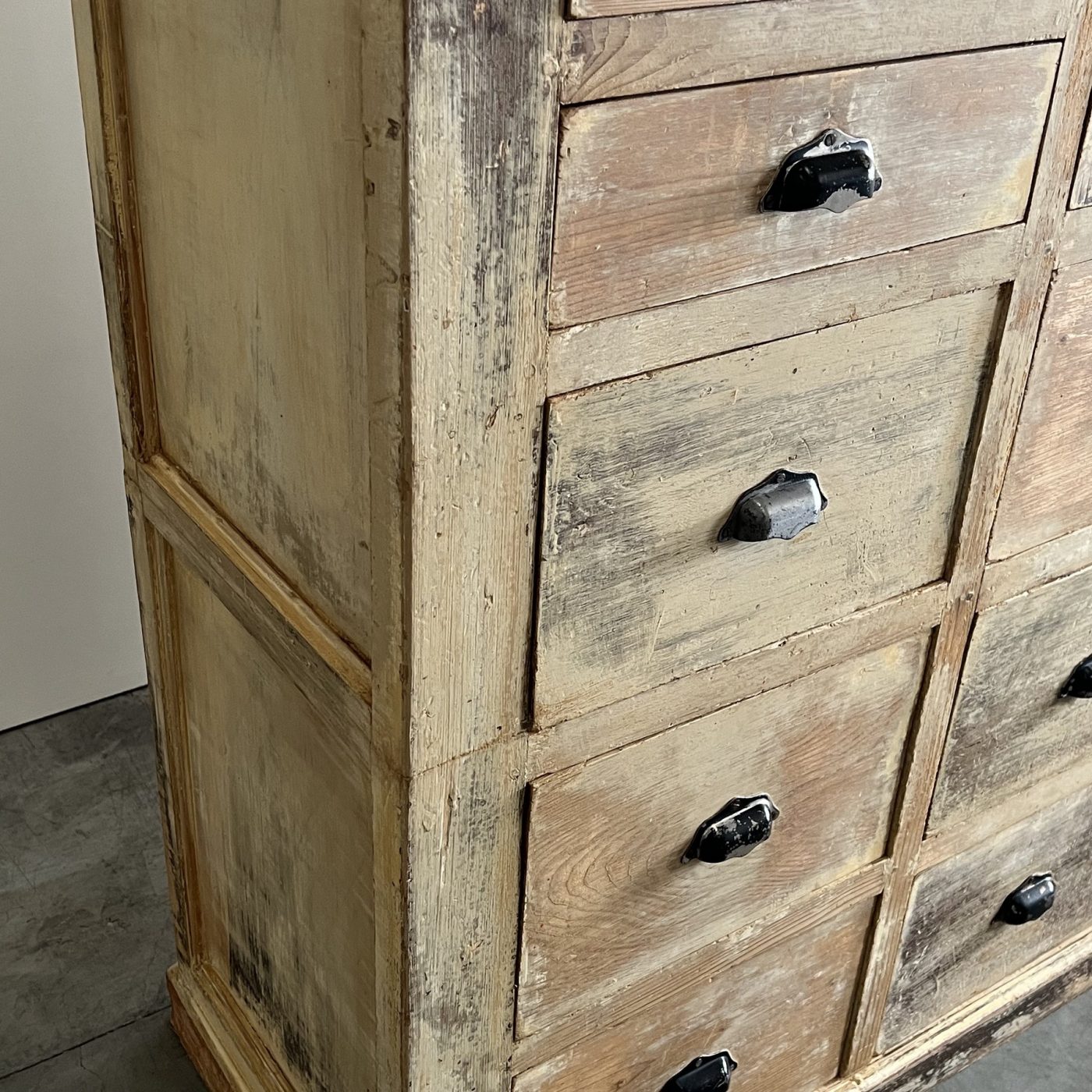 objet-vagabond-painted-chest0000