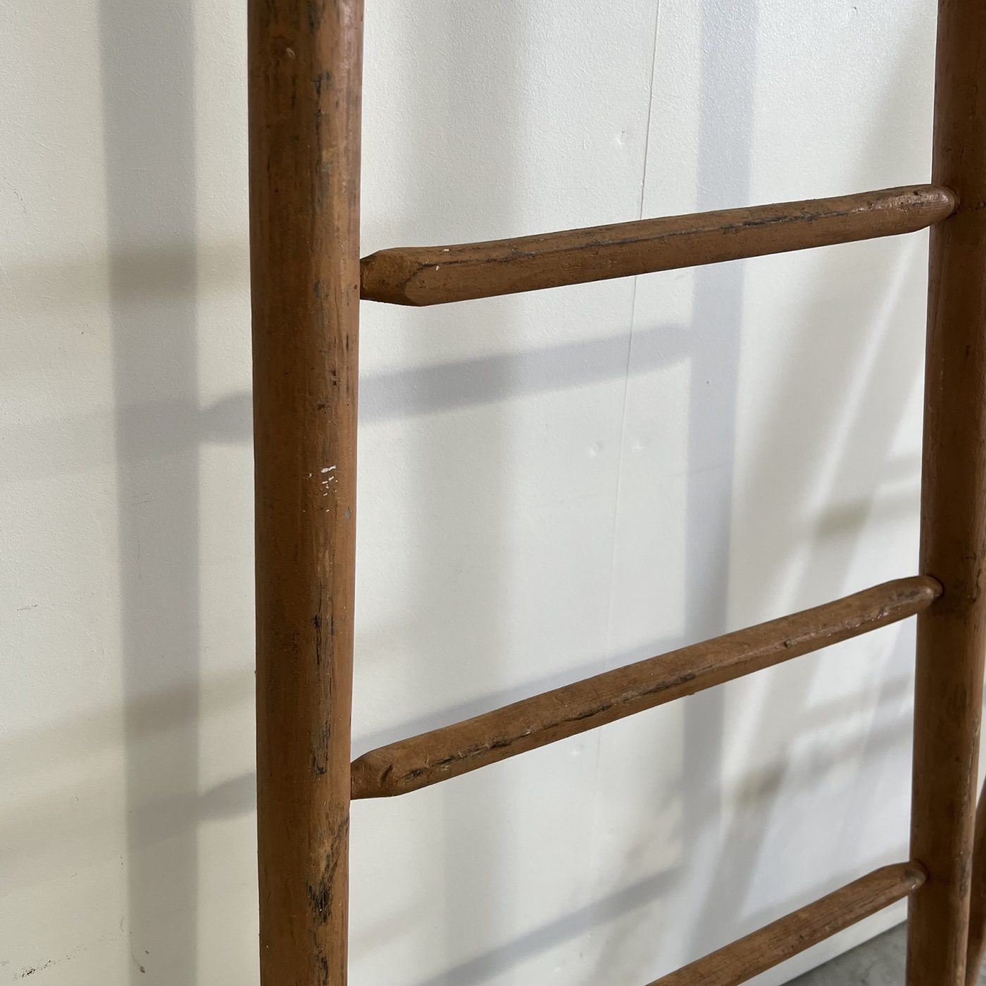 objet-vagabond-painted-ladders0002