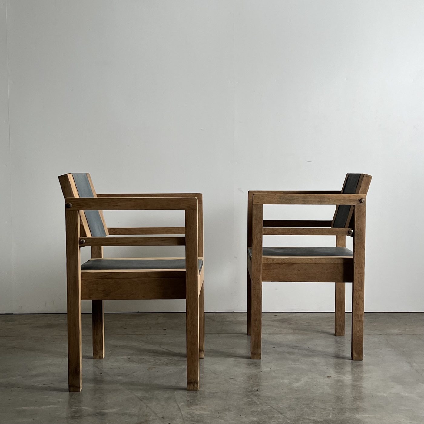 objet-vagabond-reconstruction-chairs0000