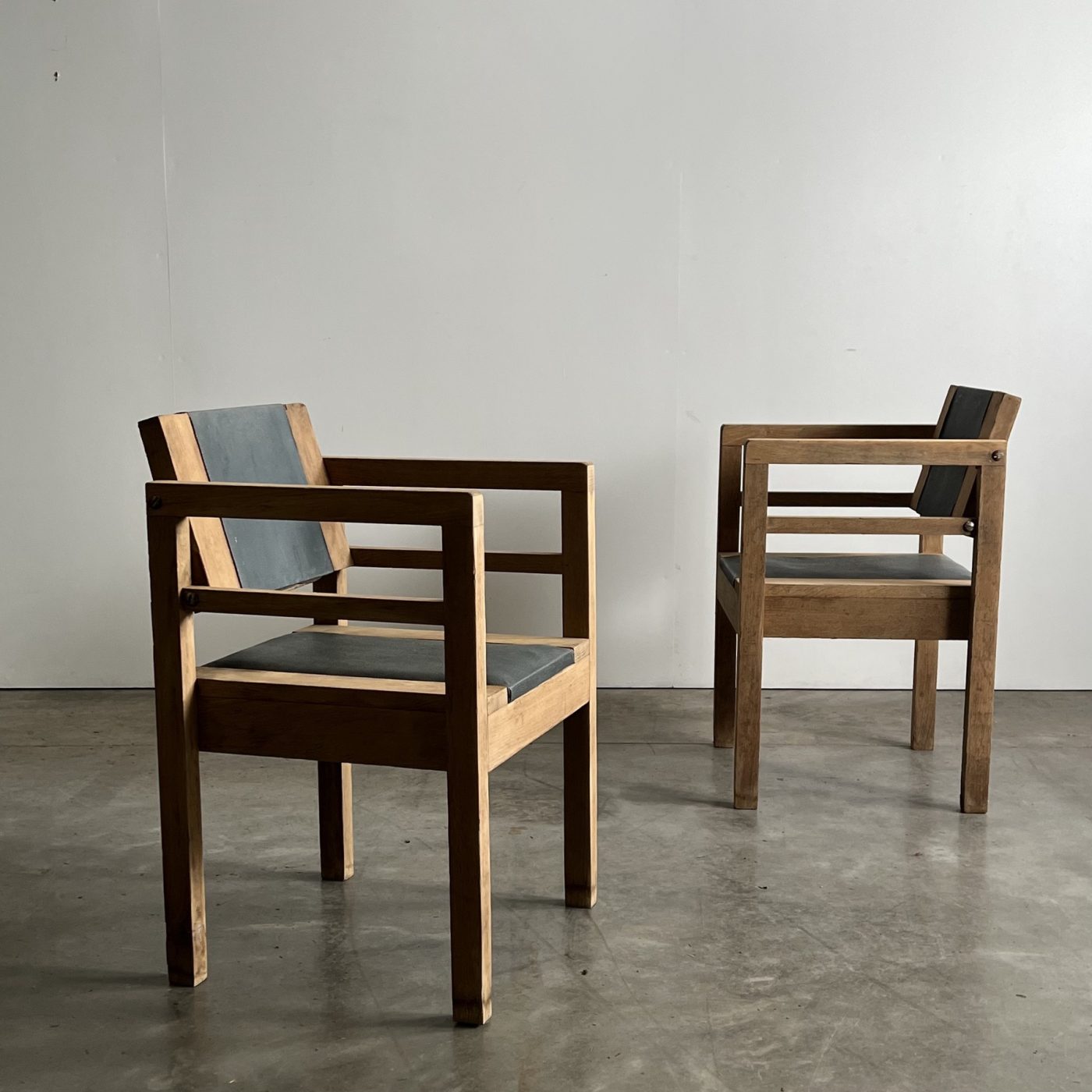 objet-vagabond-reconstruction-chairs0008