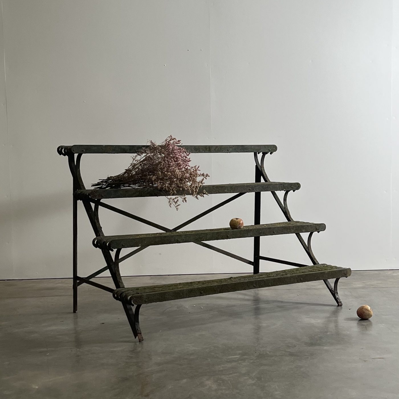 objet-vagabond-flowershop-shelf0004