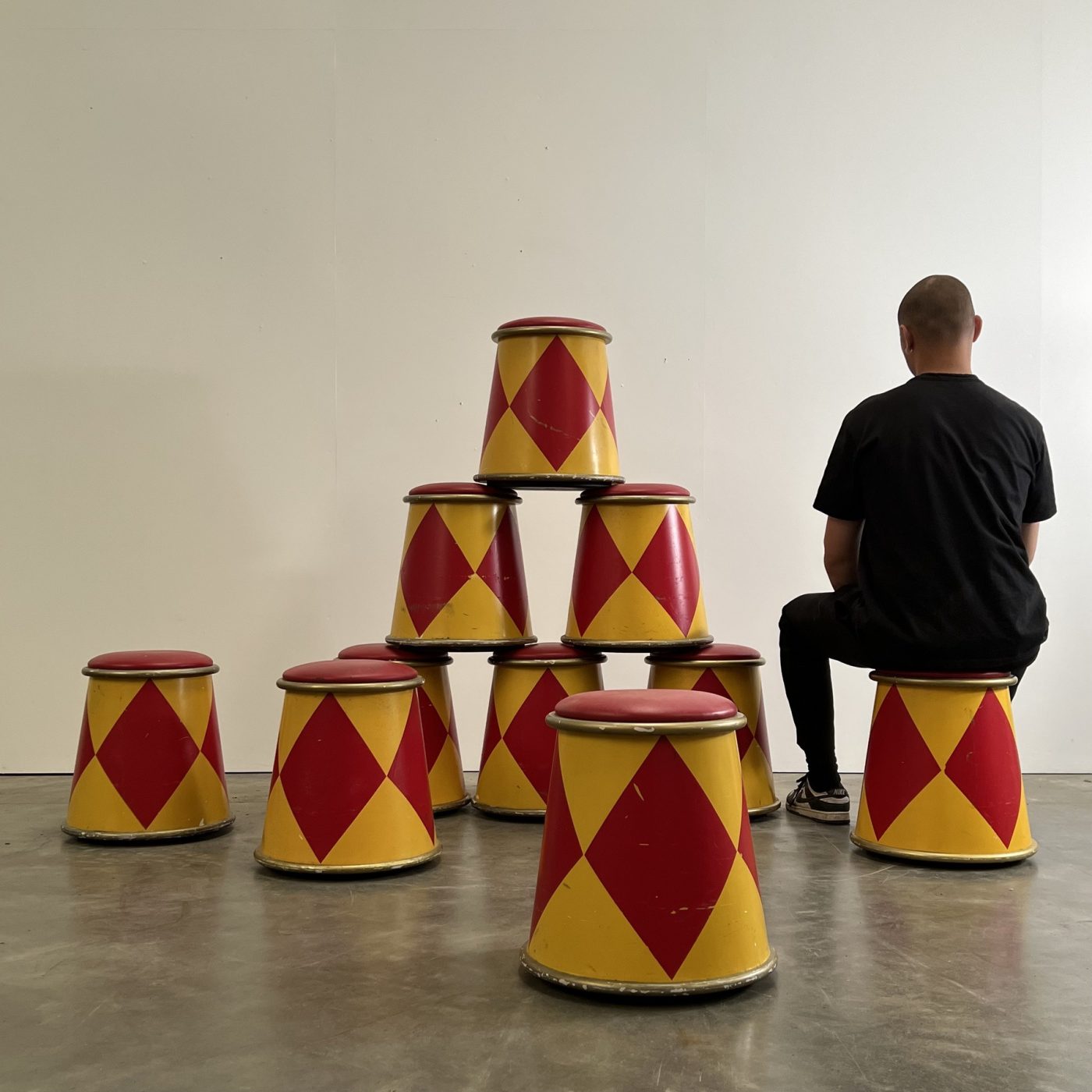 objet-vagabond-circus-stools0006