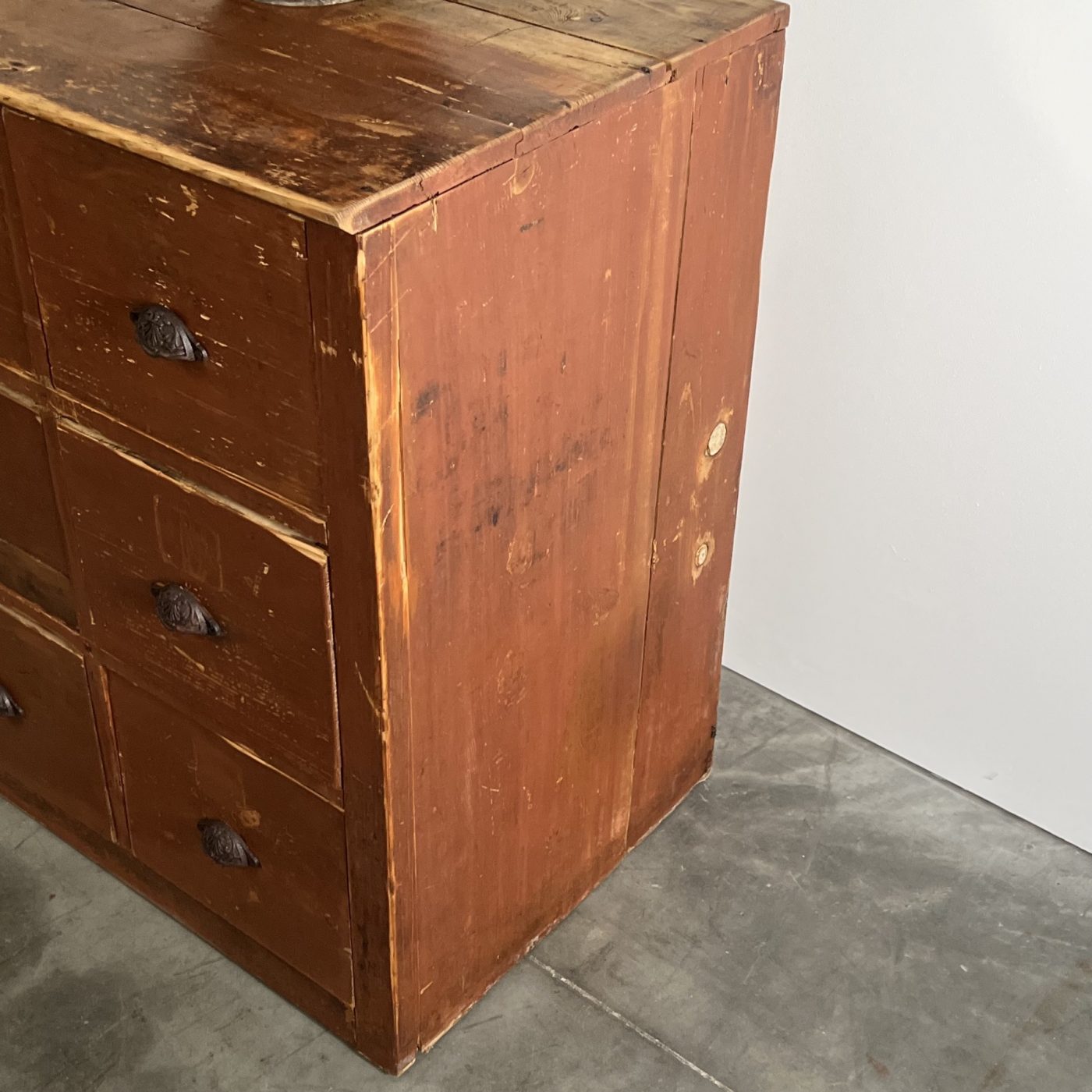 objet-vagabond-painted-chest0006