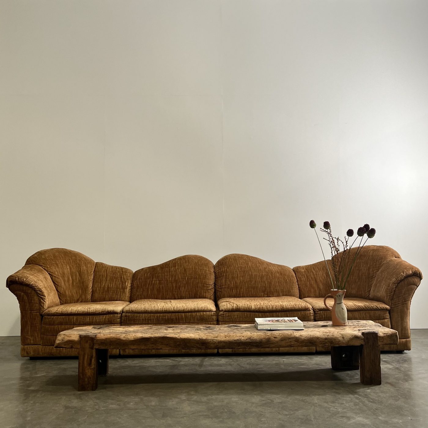 objet-vagabond-large-velvet-sofa0000