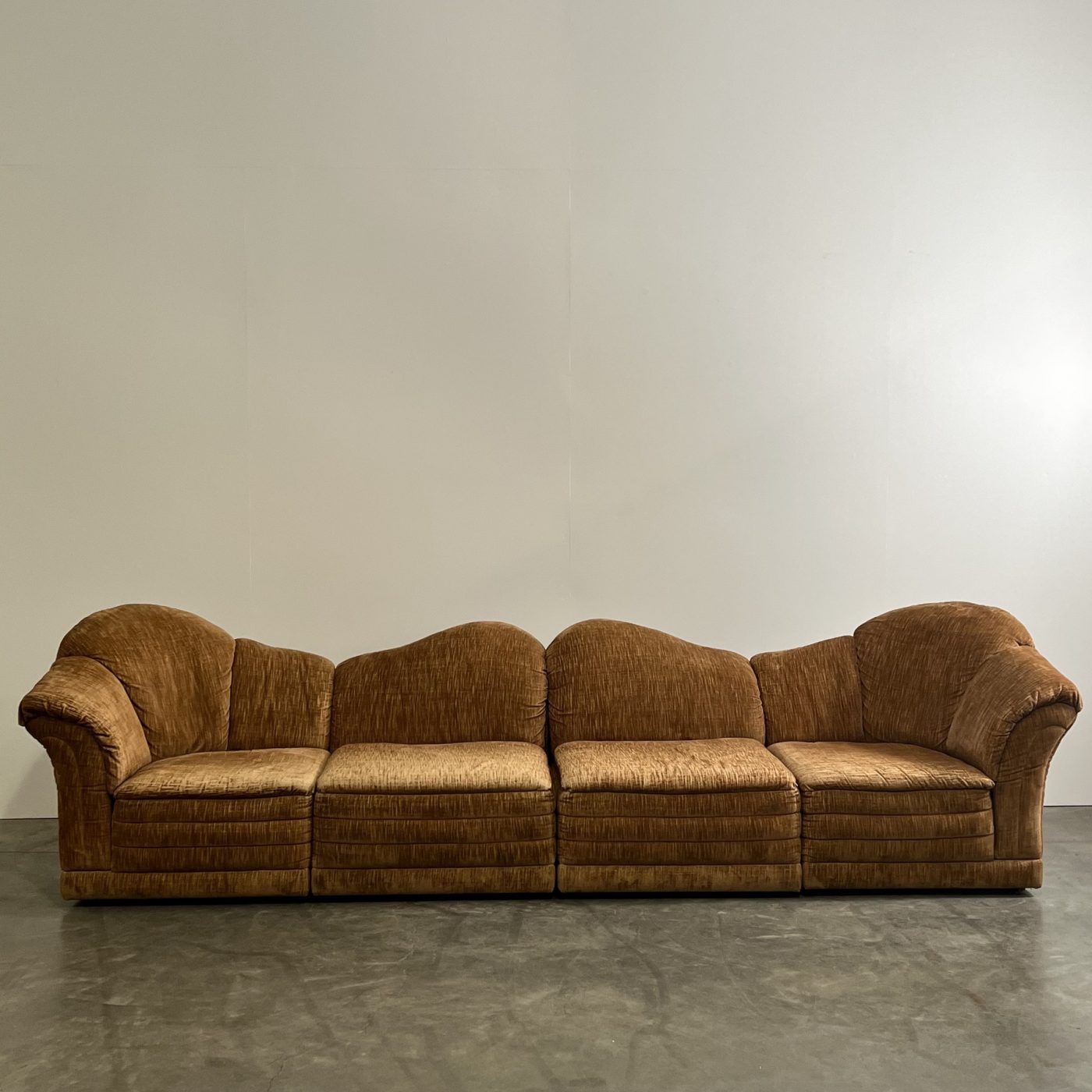 objet-vagabond-large-velvet-sofa0001