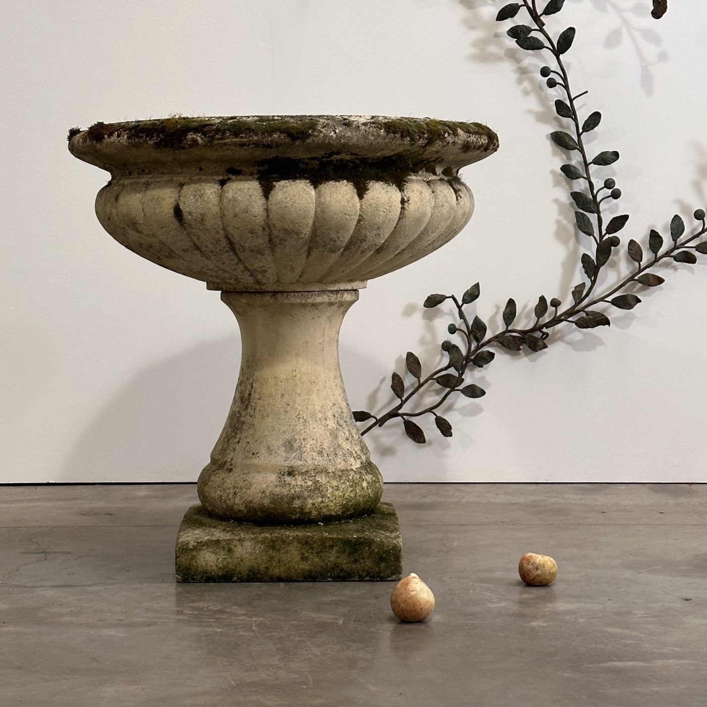 objet-vagabond-concrete-planter0002