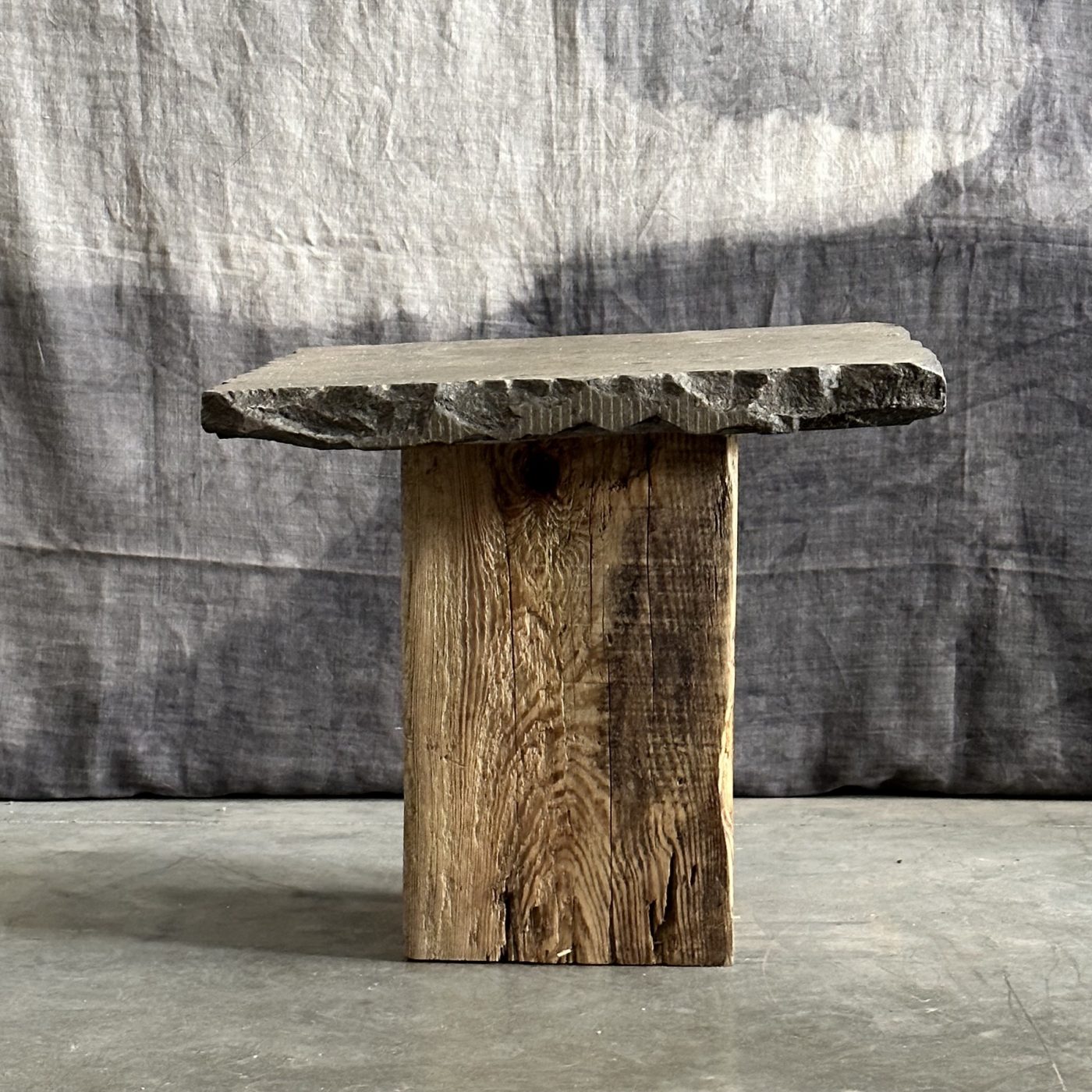 objet-vagabond-large-stone-tables0003