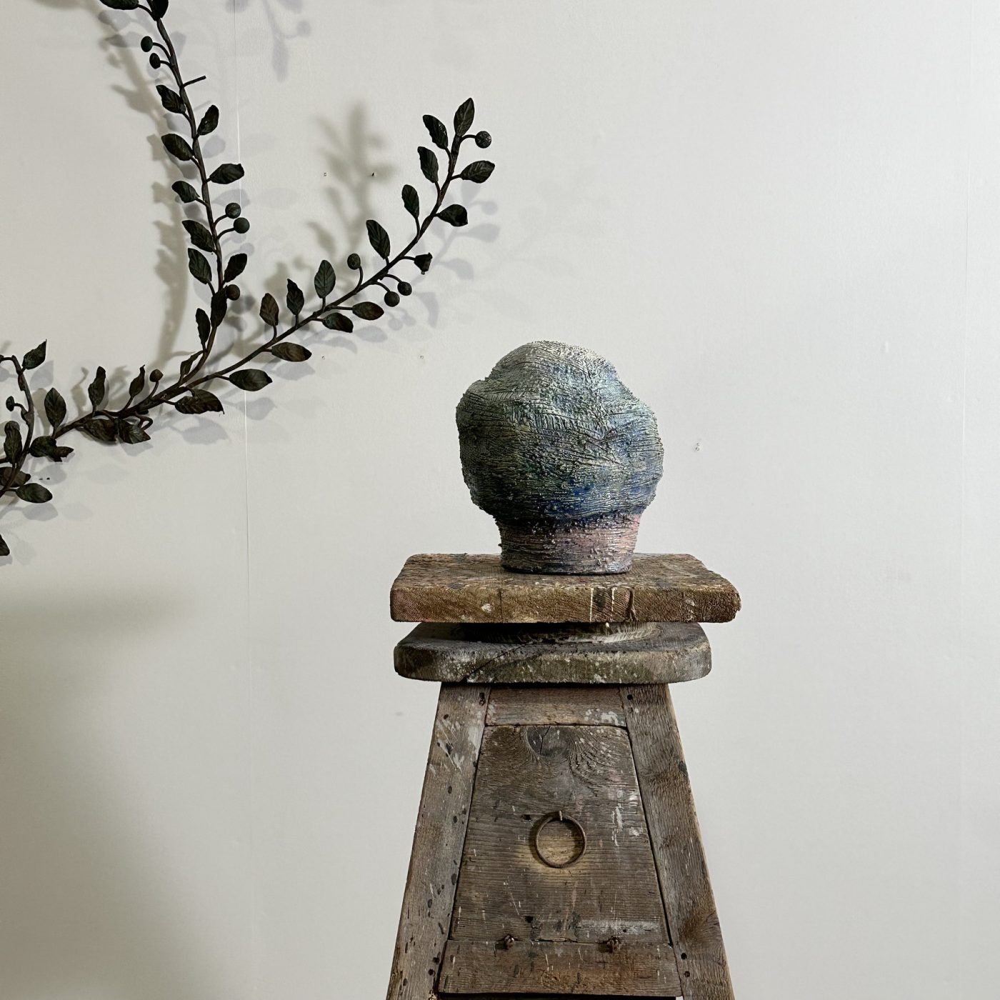 objet-vagabond-sculptor-stand0002