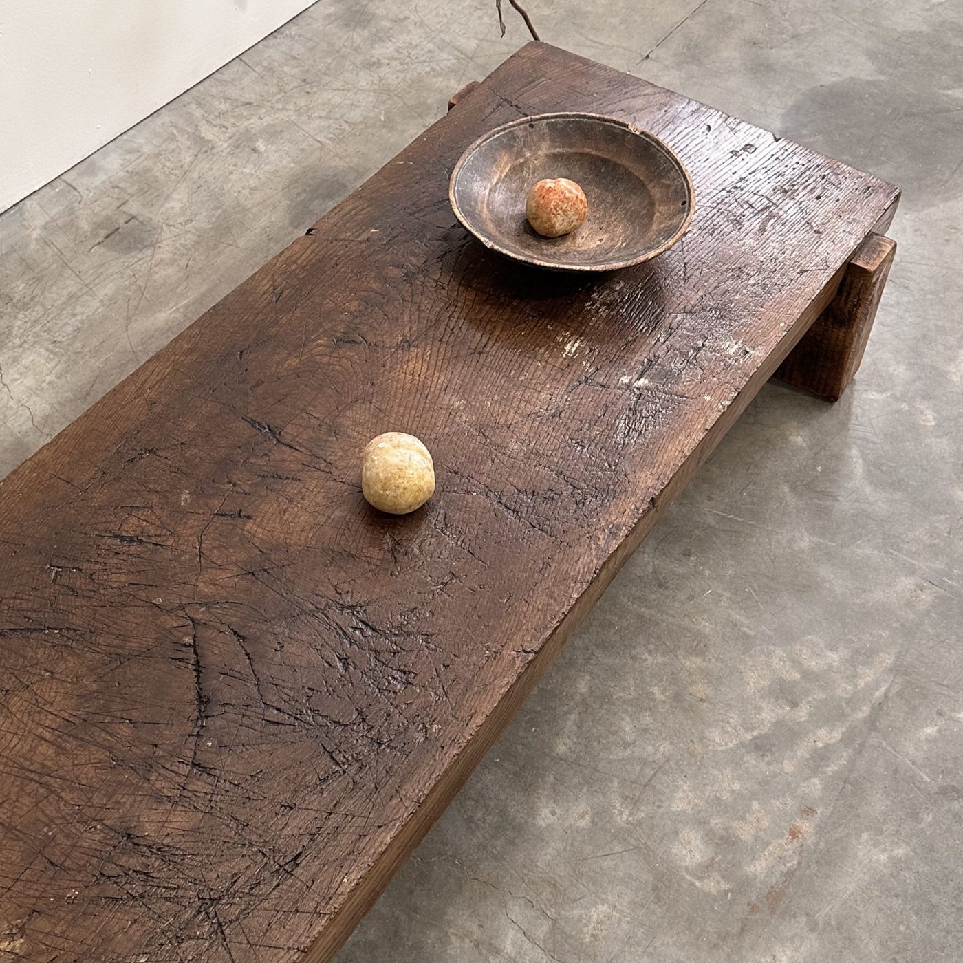 objet-vagabond-primitive-coffeetable0000