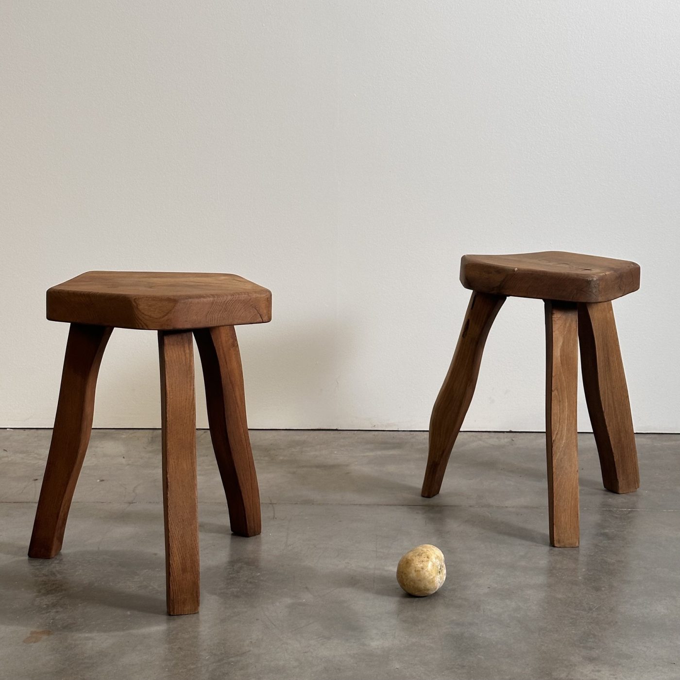 objet-vagabond-brutalist-stools0003