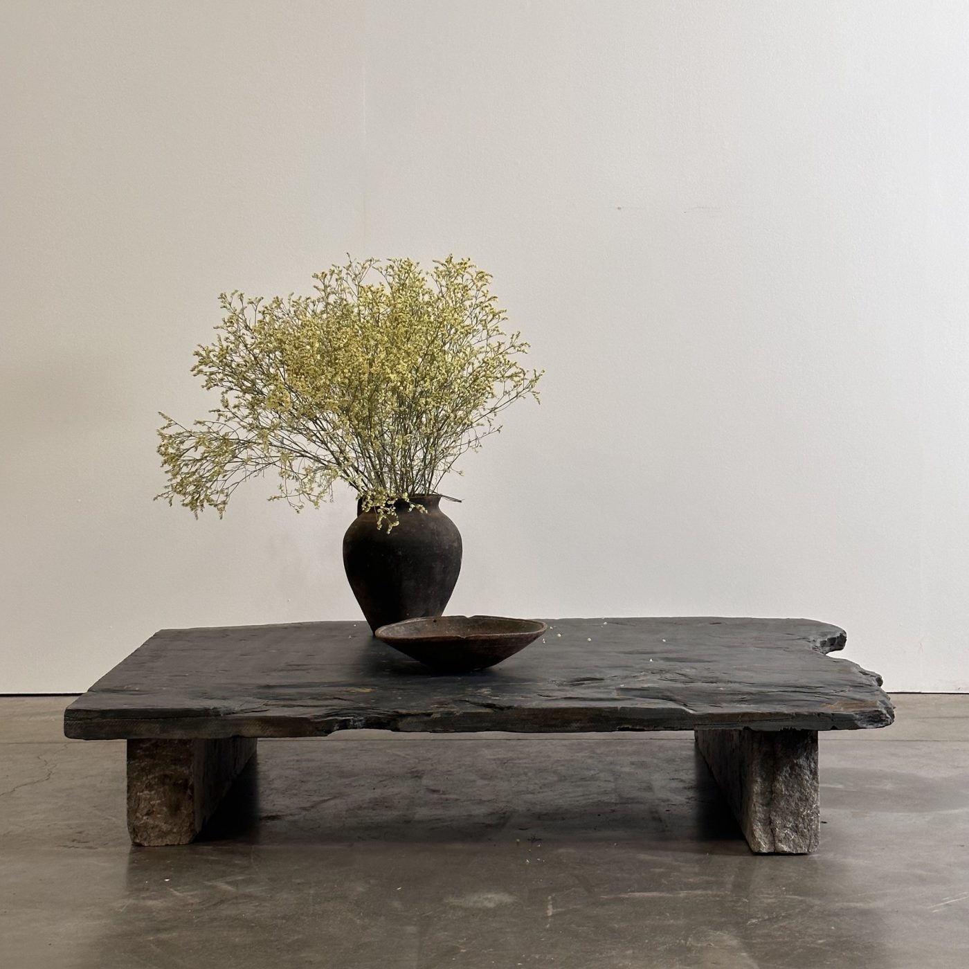 objet-vagabond-stone-coffeetable0001