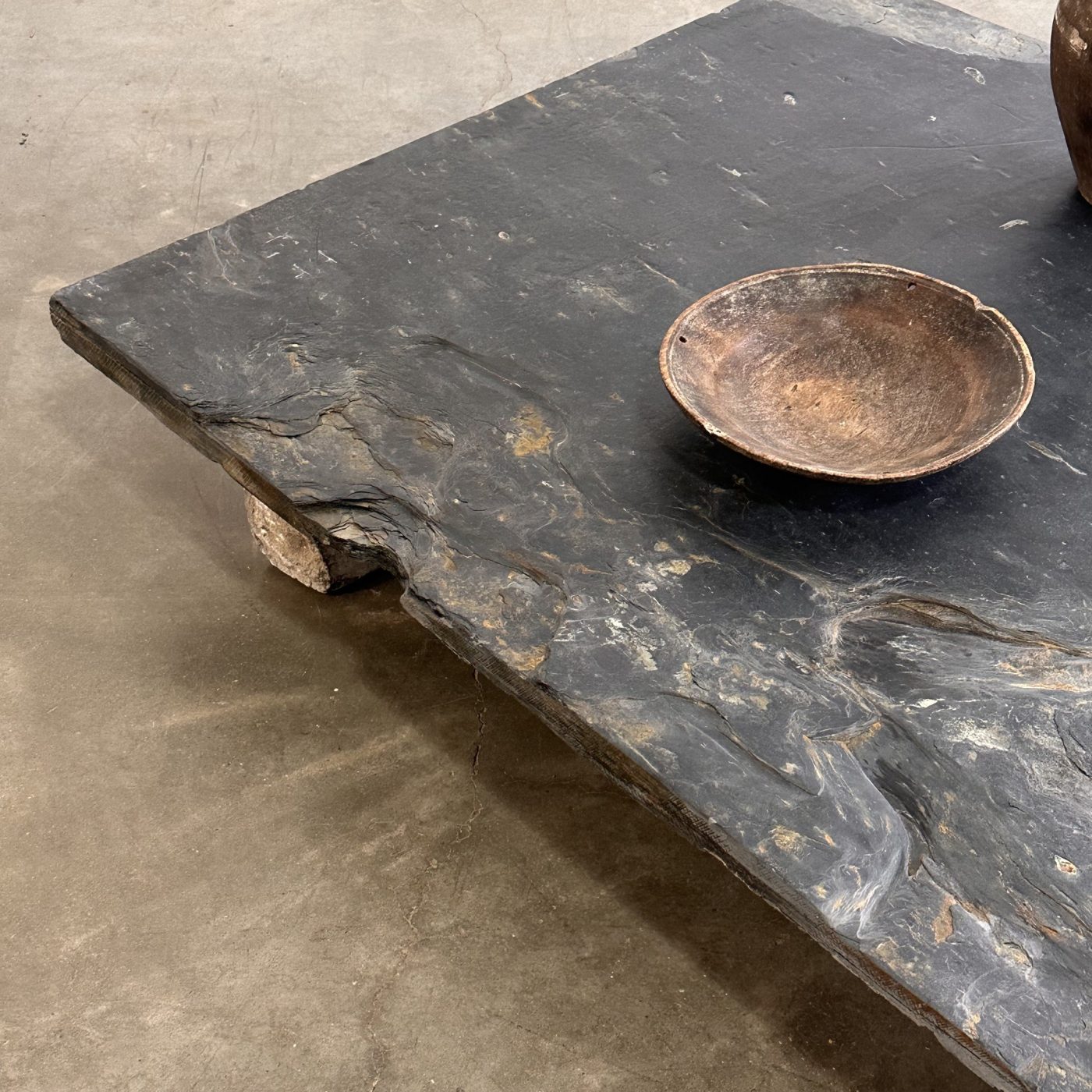 objet-vagabond-stone-coffeetable0002