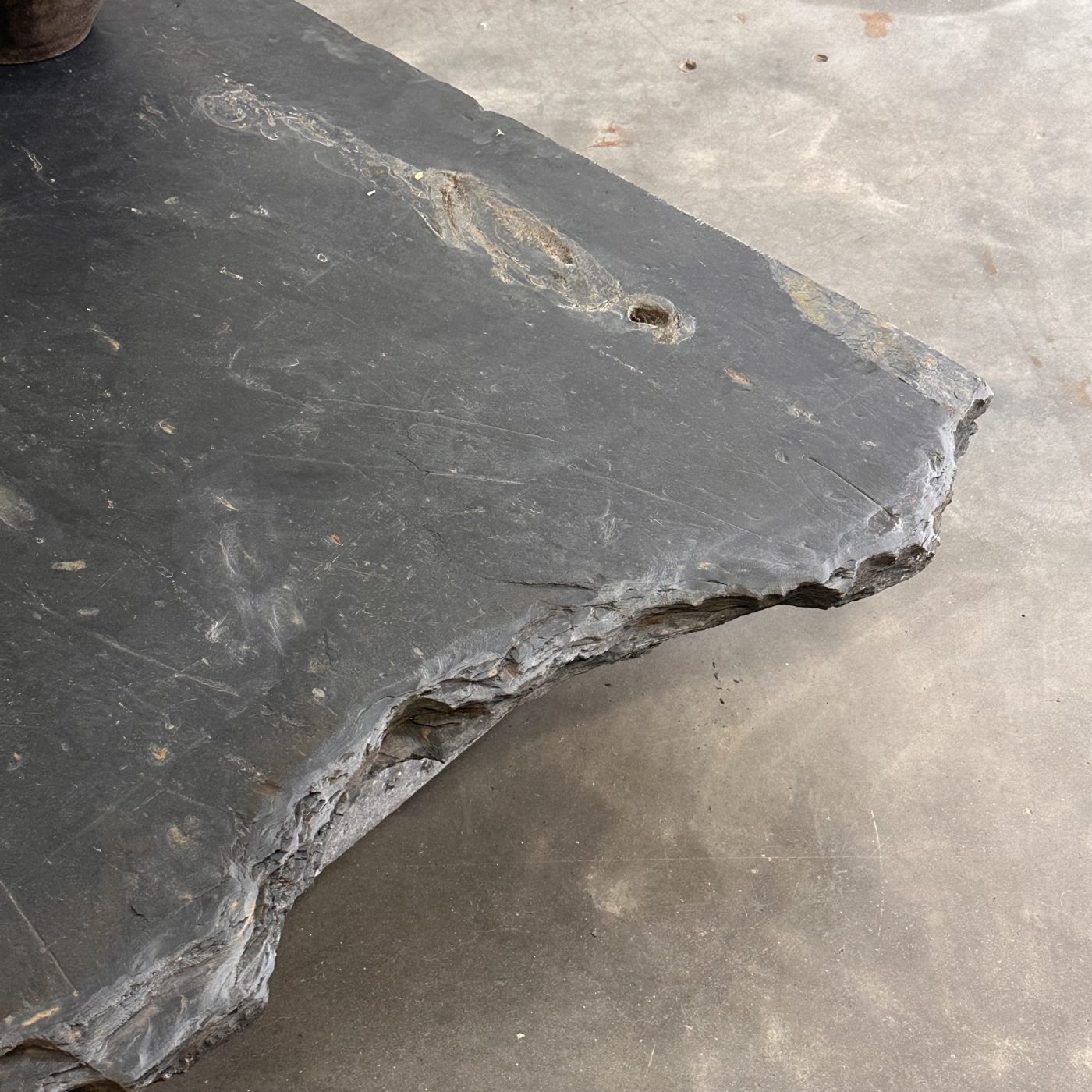 objet-vagabond-stone-coffeetable0004