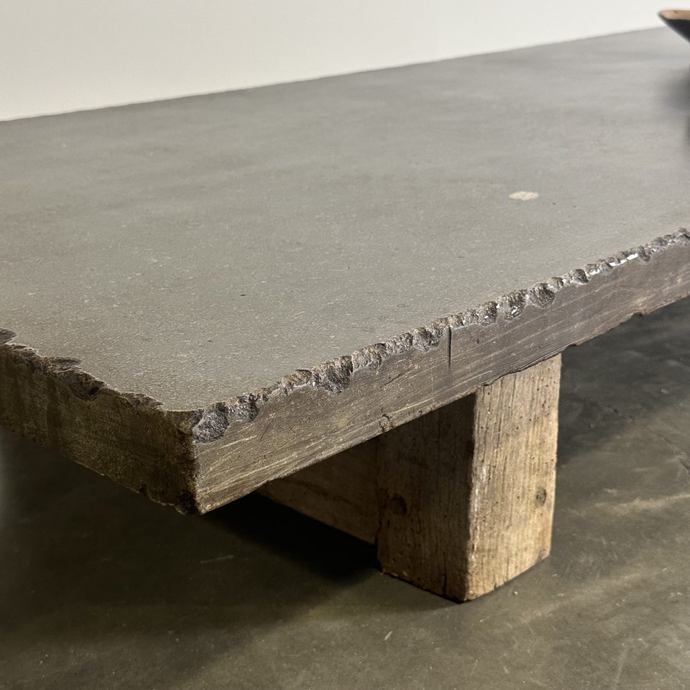 objet-vagabond-rstone-coffeetable0001