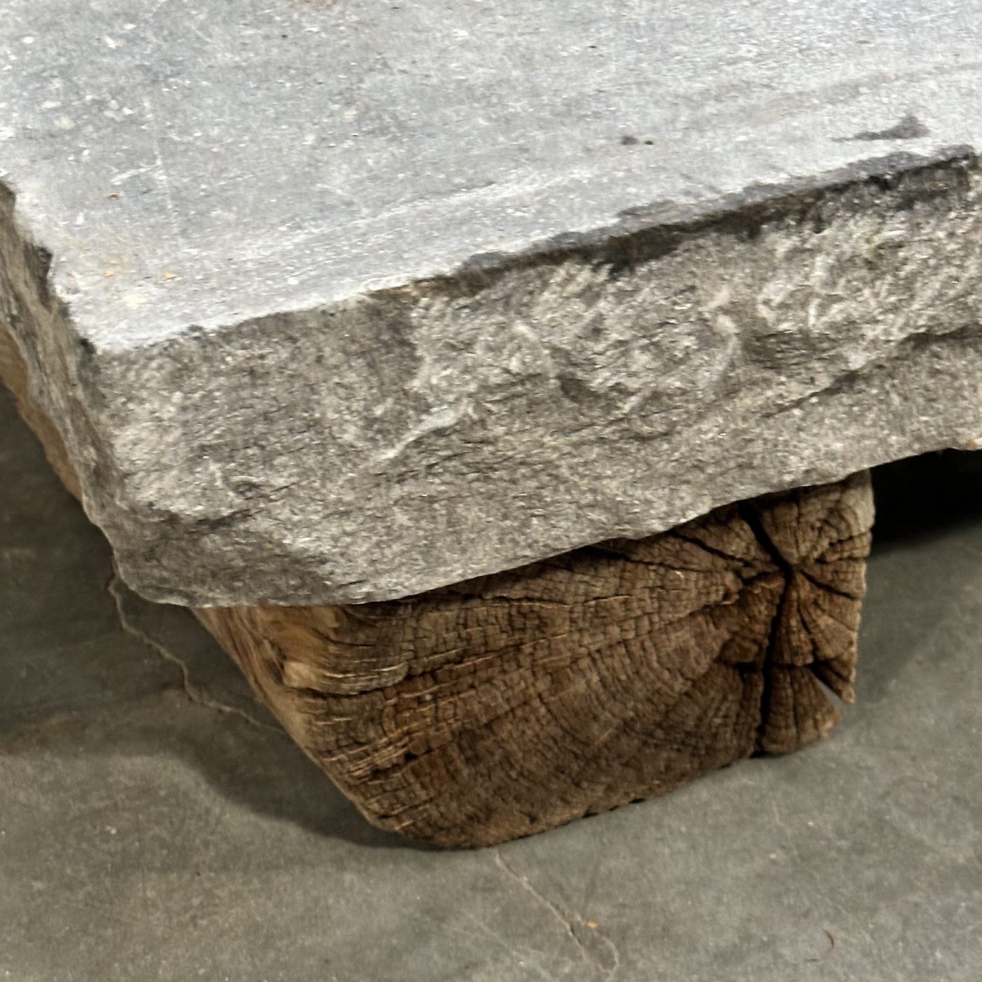 objet-vagabond-stone-table0004