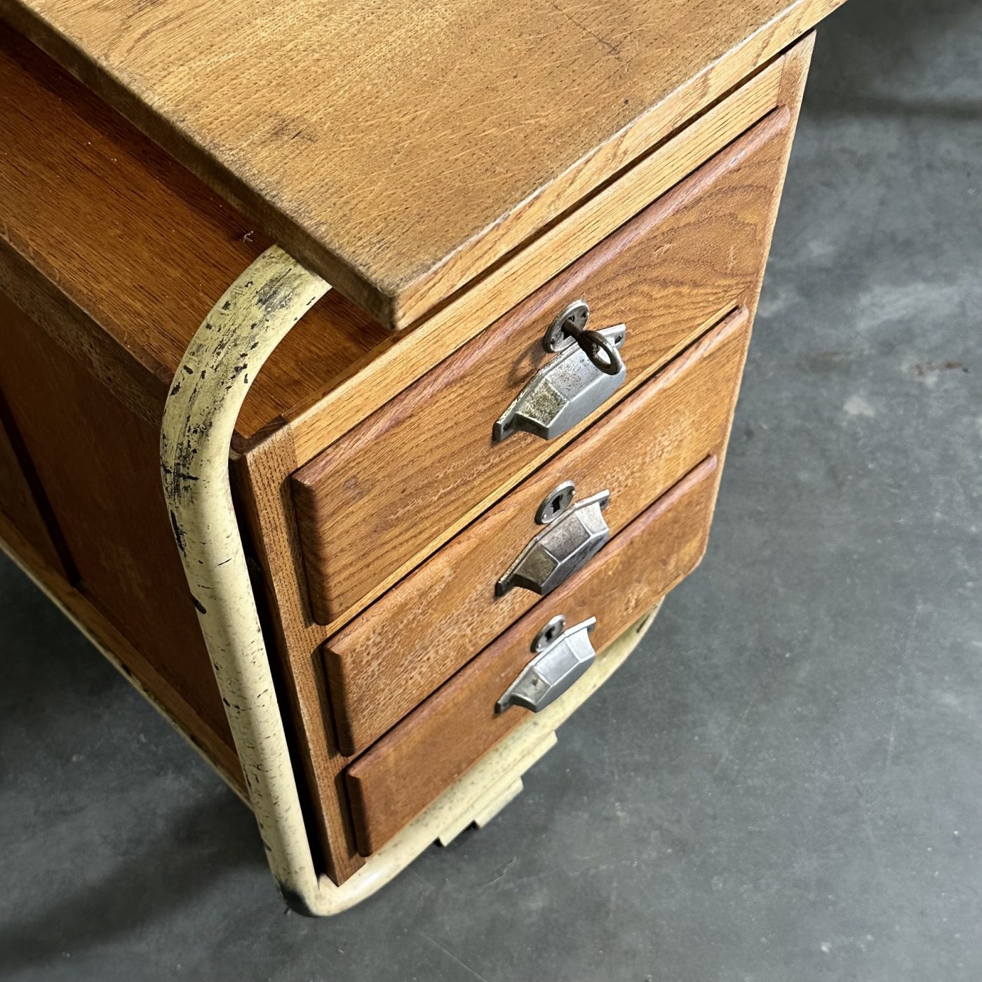 objet-vagabond-artdeco-desk0006