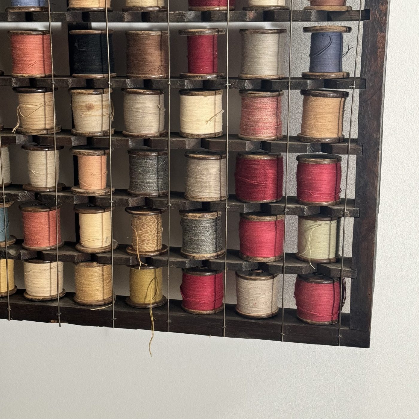 objet-vagabond-bobbin-rack0000