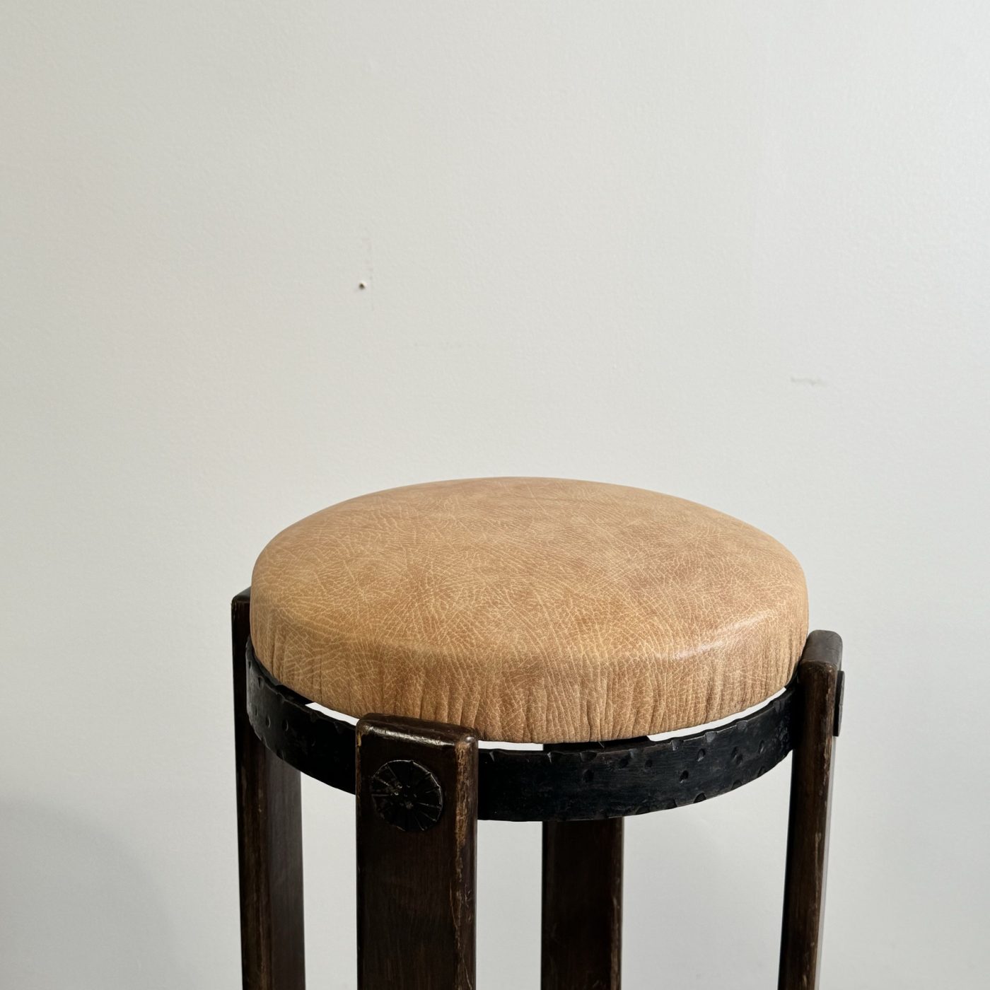 objet-vagabond-stools0000