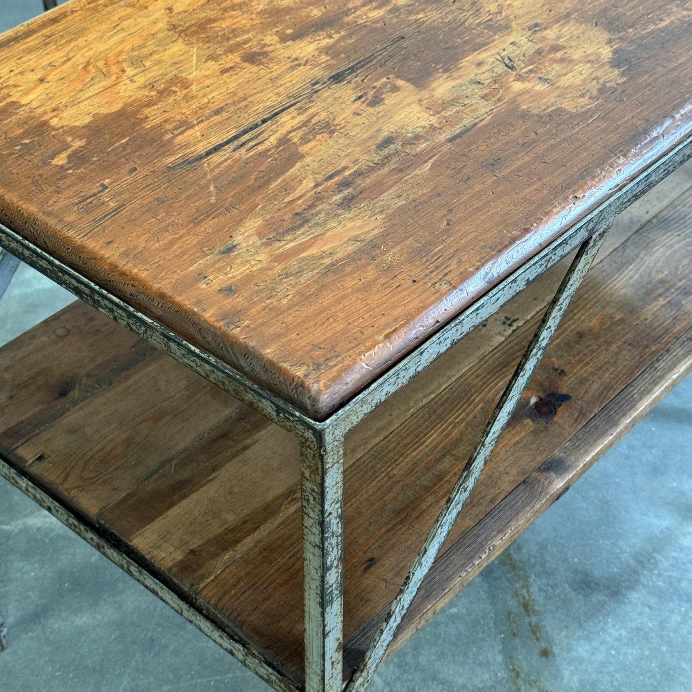 objet-vagabond-industrial-sidetables0003