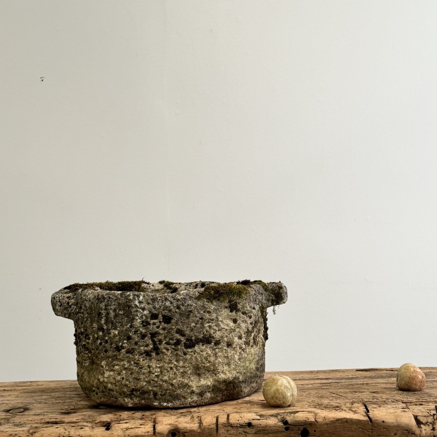 objet-vagabond-stone-planter0002