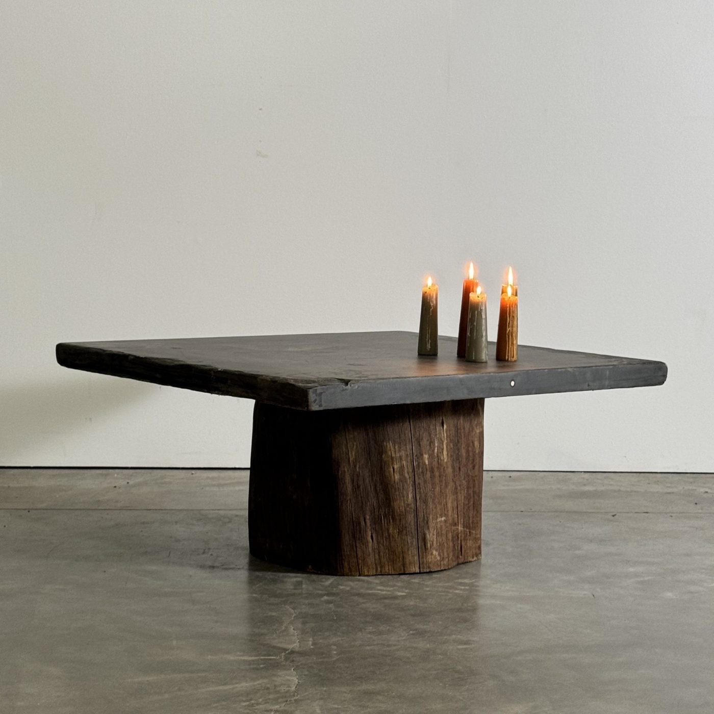 objet-vagabond-stone-coffeetable0000