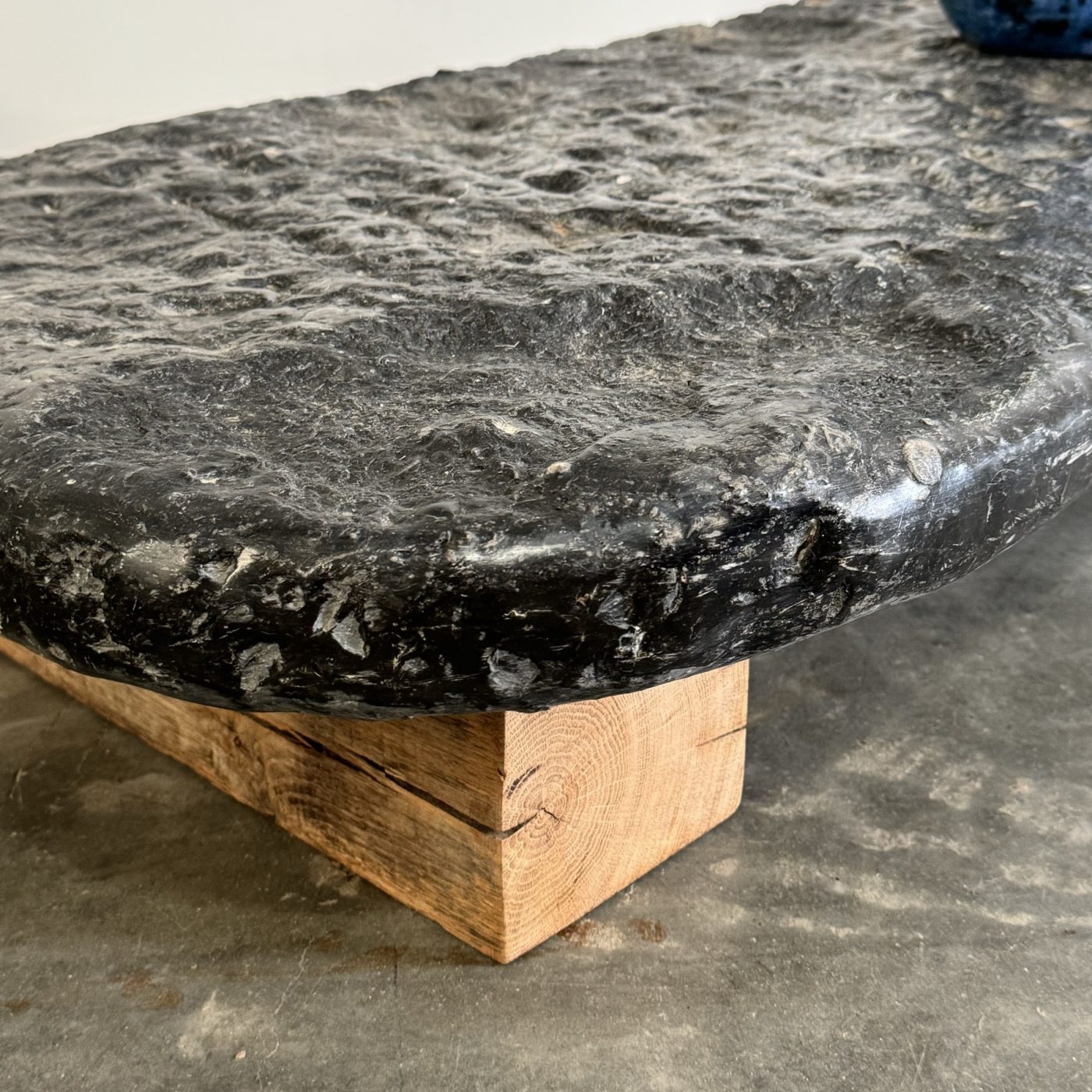 objet-vagabond-stone-coffeetable10001