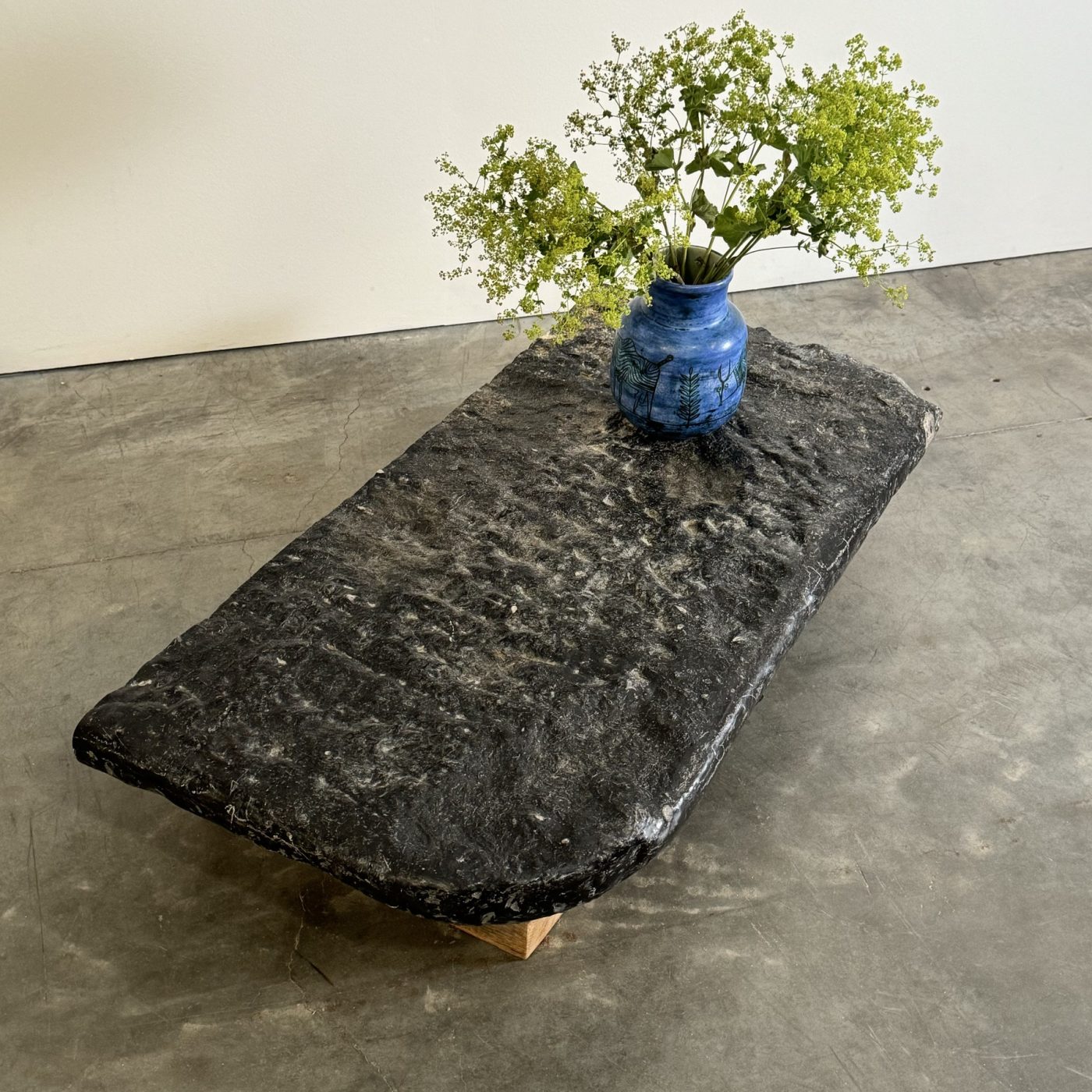 objet-vagabond-stone-coffeetable10007