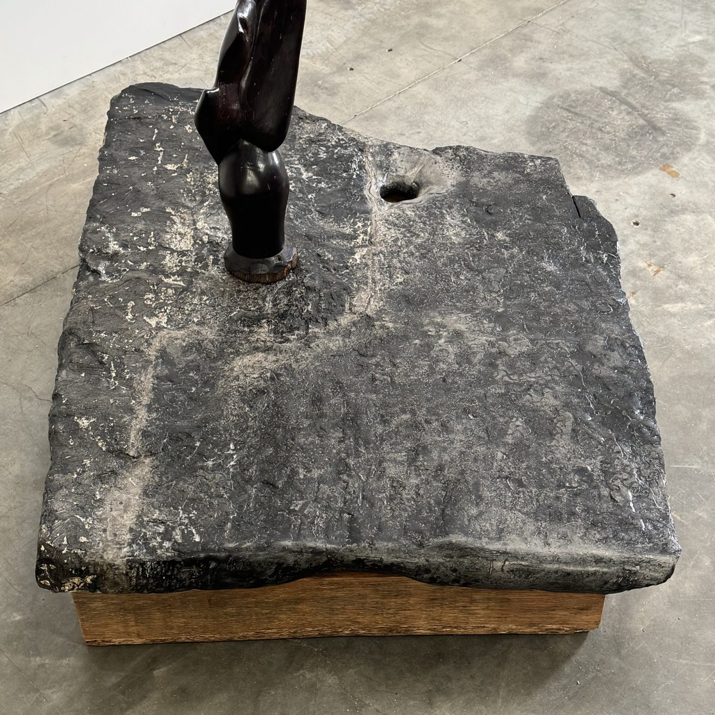 objet-vagabond-stone-coffeetable20000