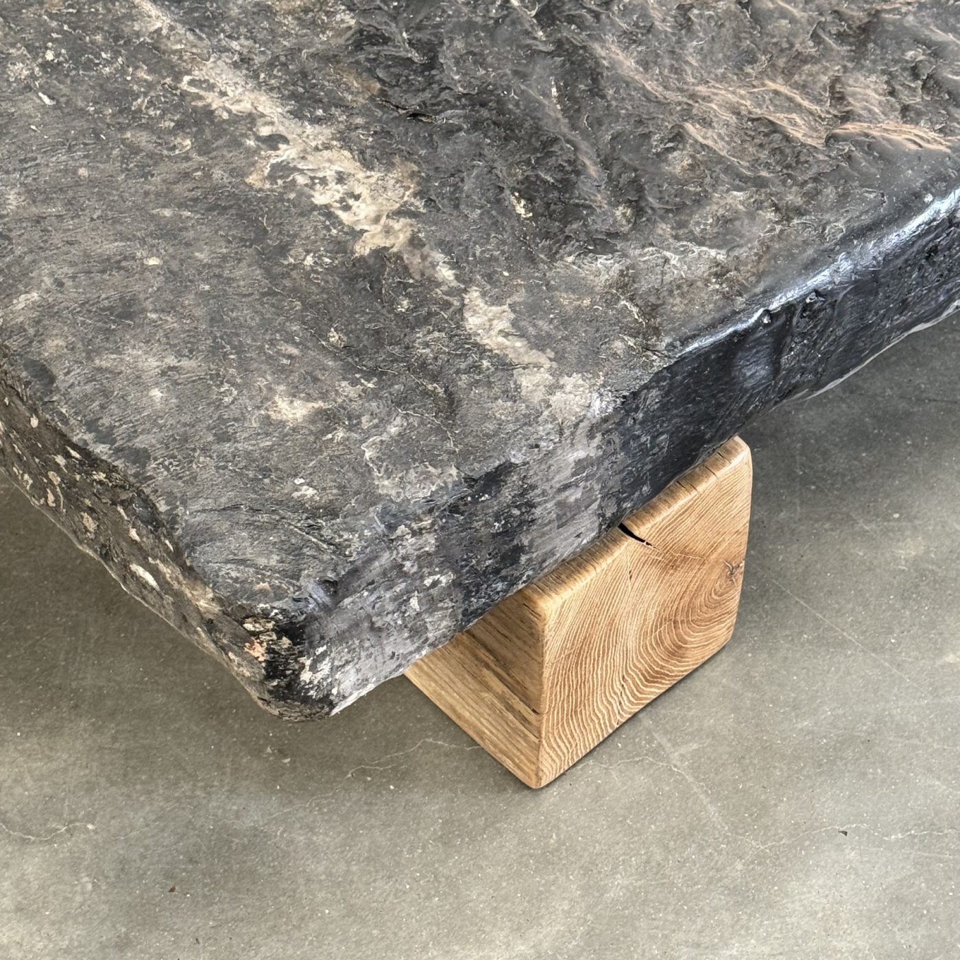 objet-vagabond-stone-coffeetable30002