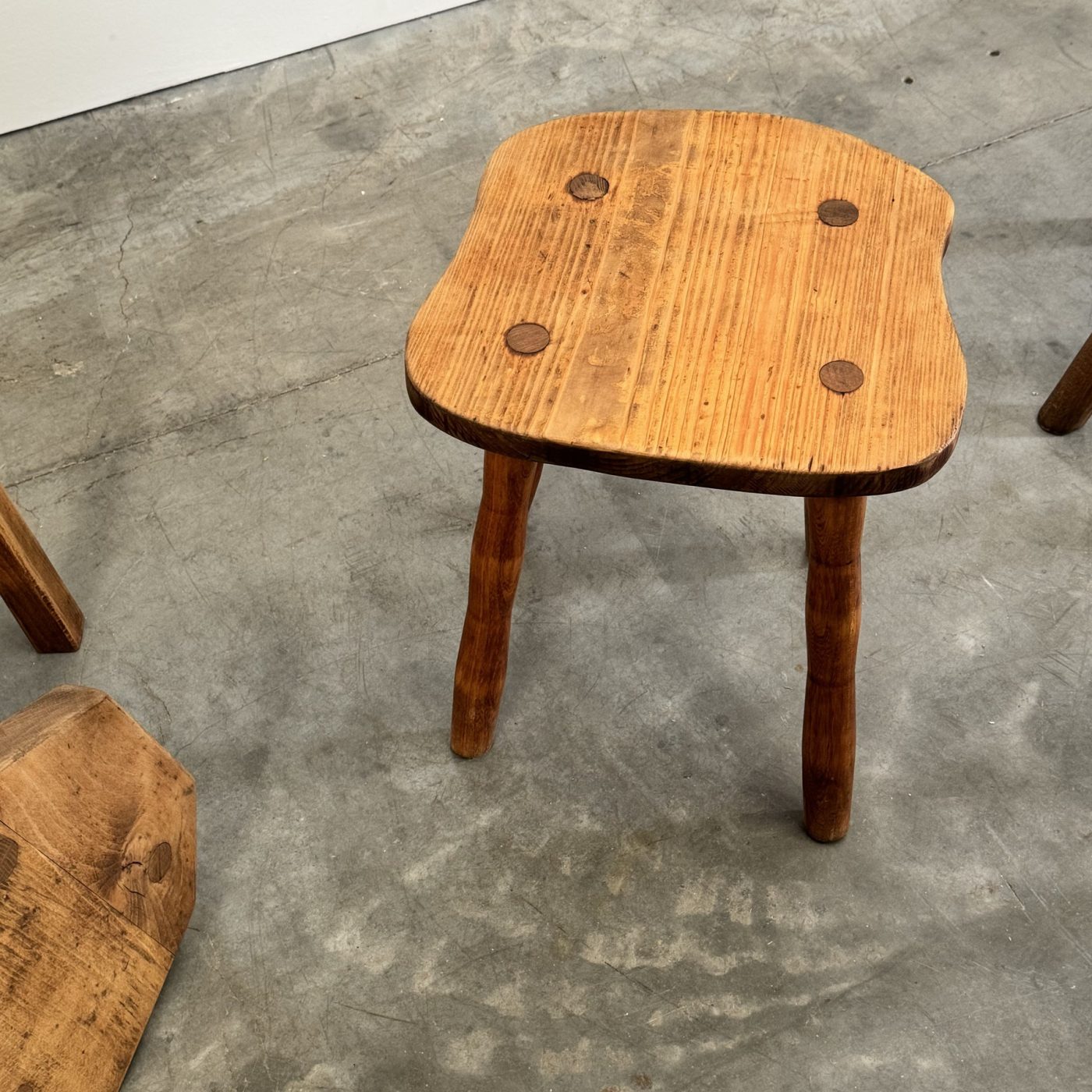 objet-vagabond-stools-collection0000