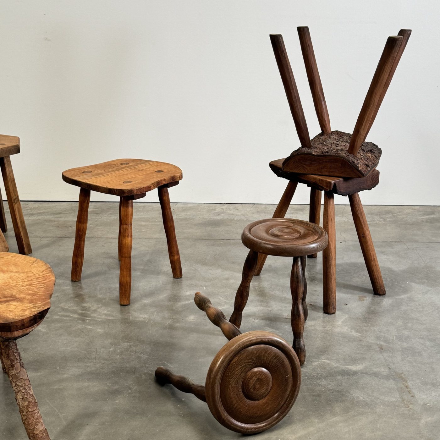 objet-vagabond-stools-collection0007